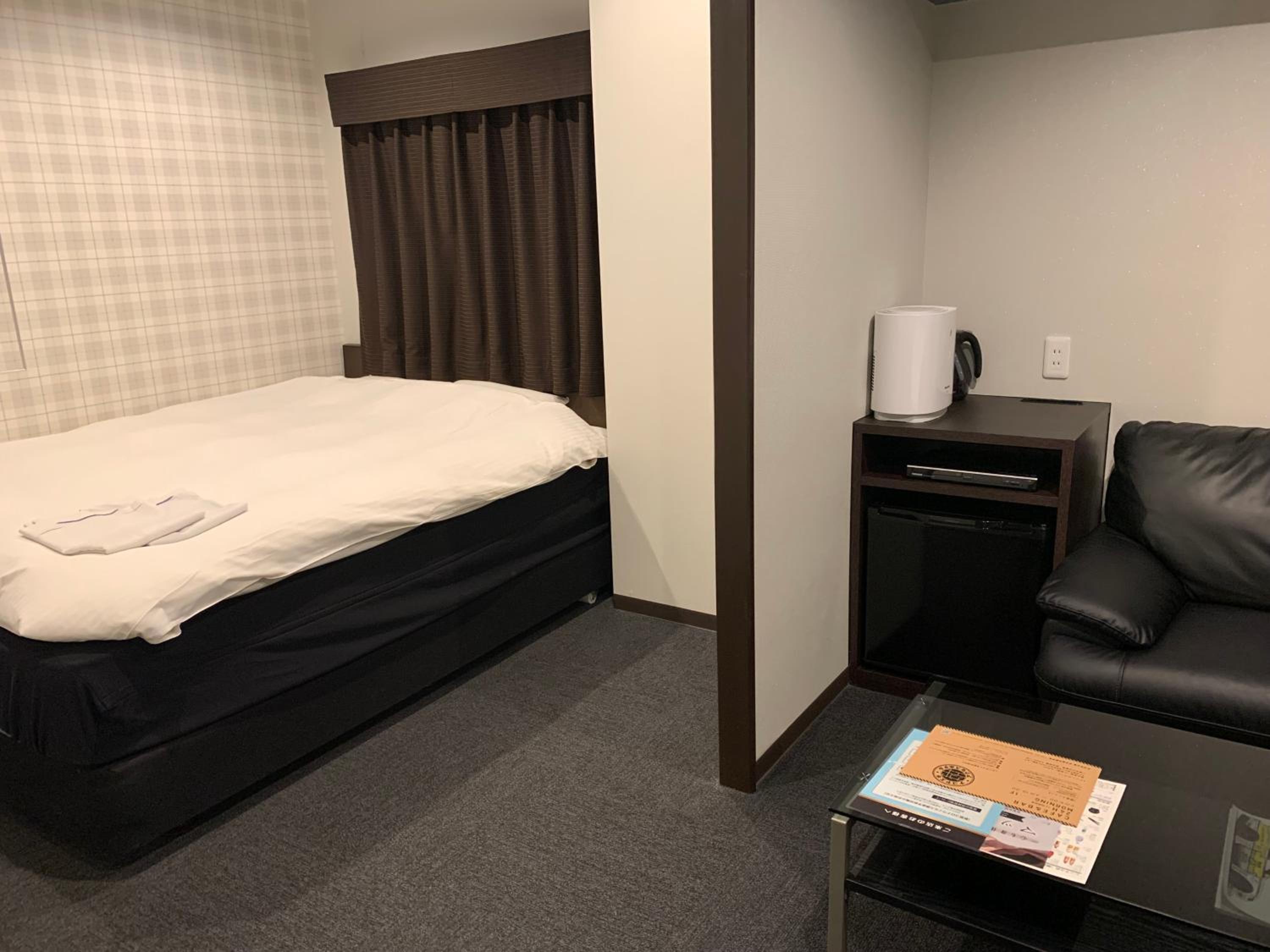 Deluxe Double Room with Two Double Beds - Non-Smoking - Photo 9