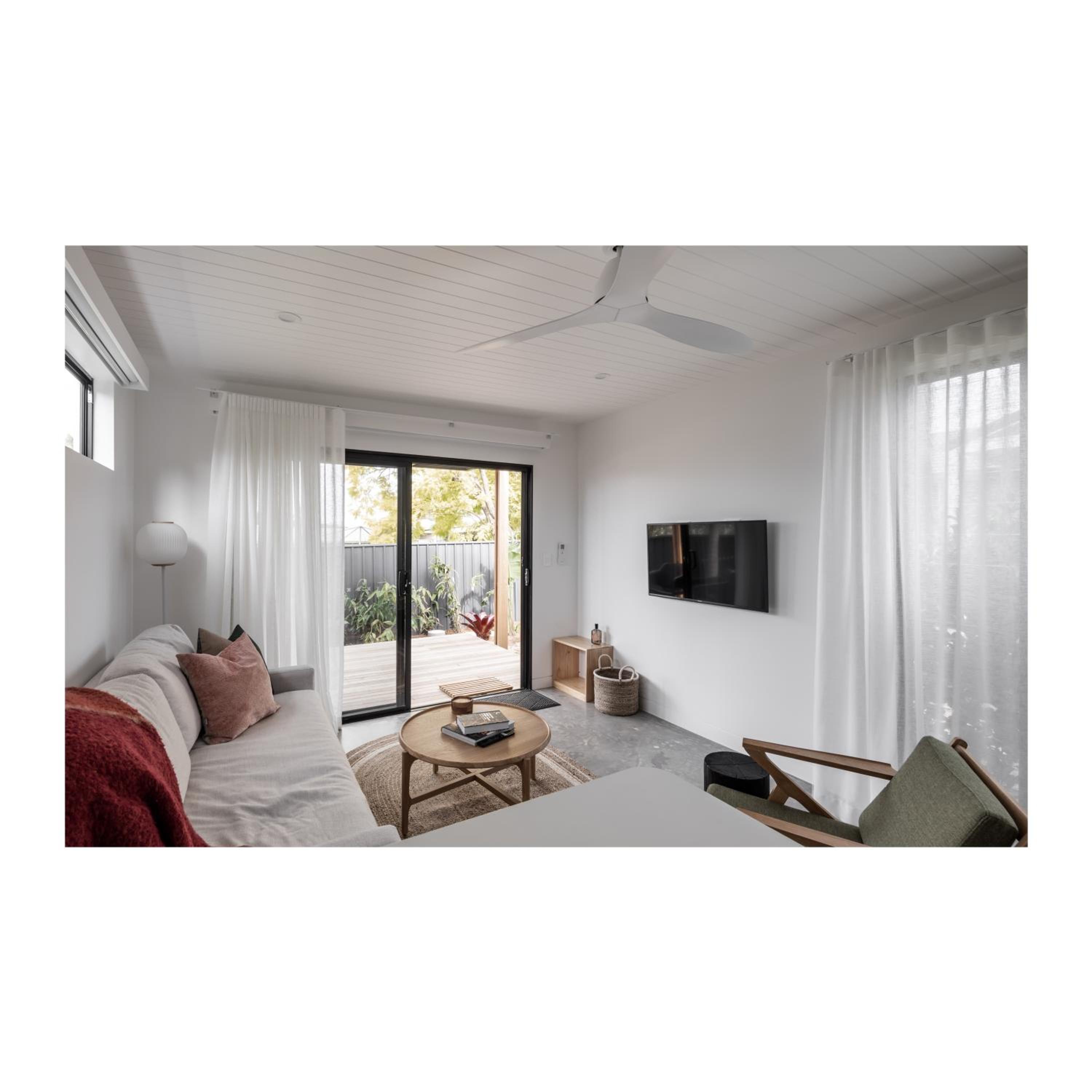 One-Bedroom Apartment photo 3