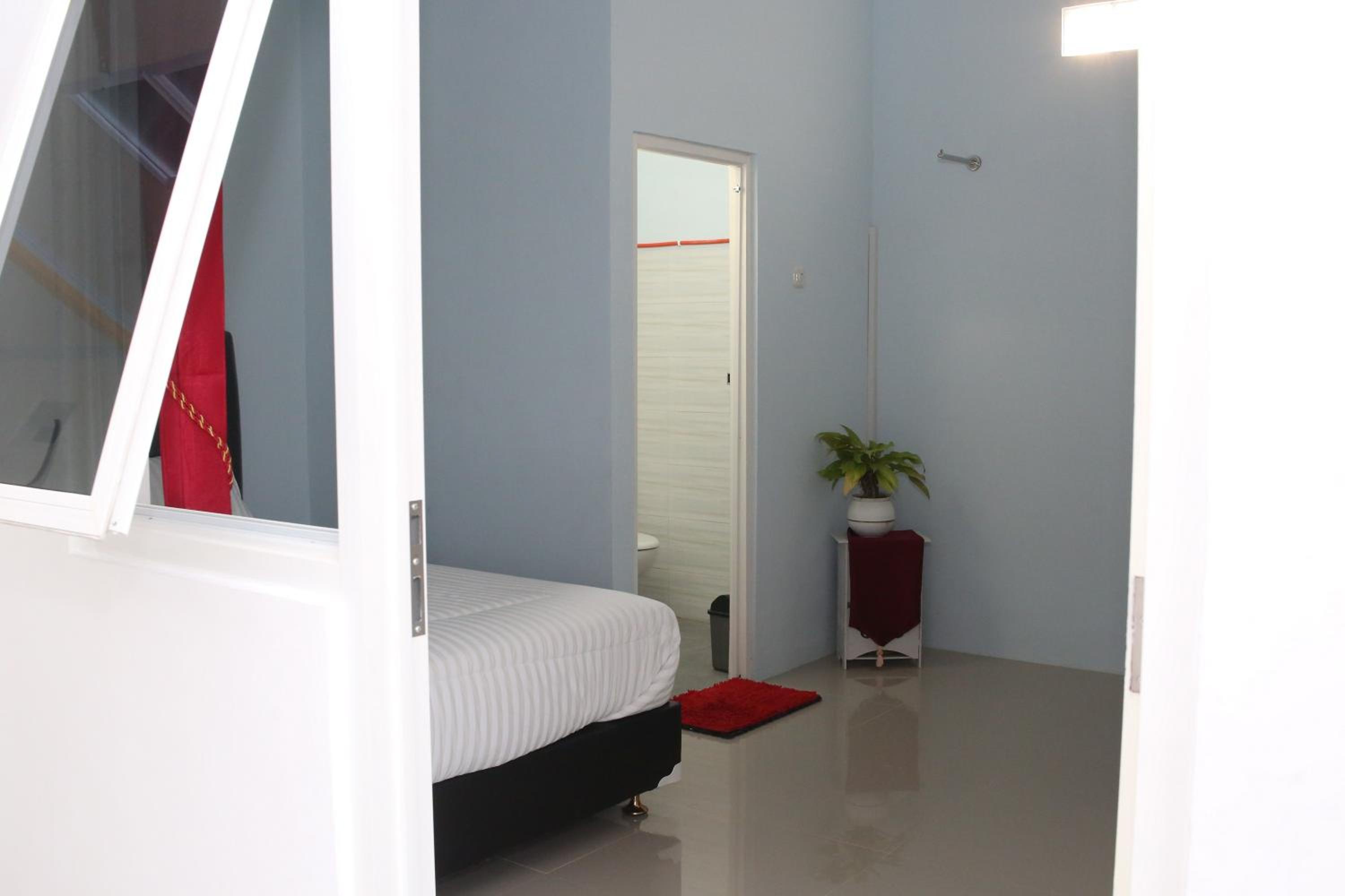 Standard Double Room - Photo 4