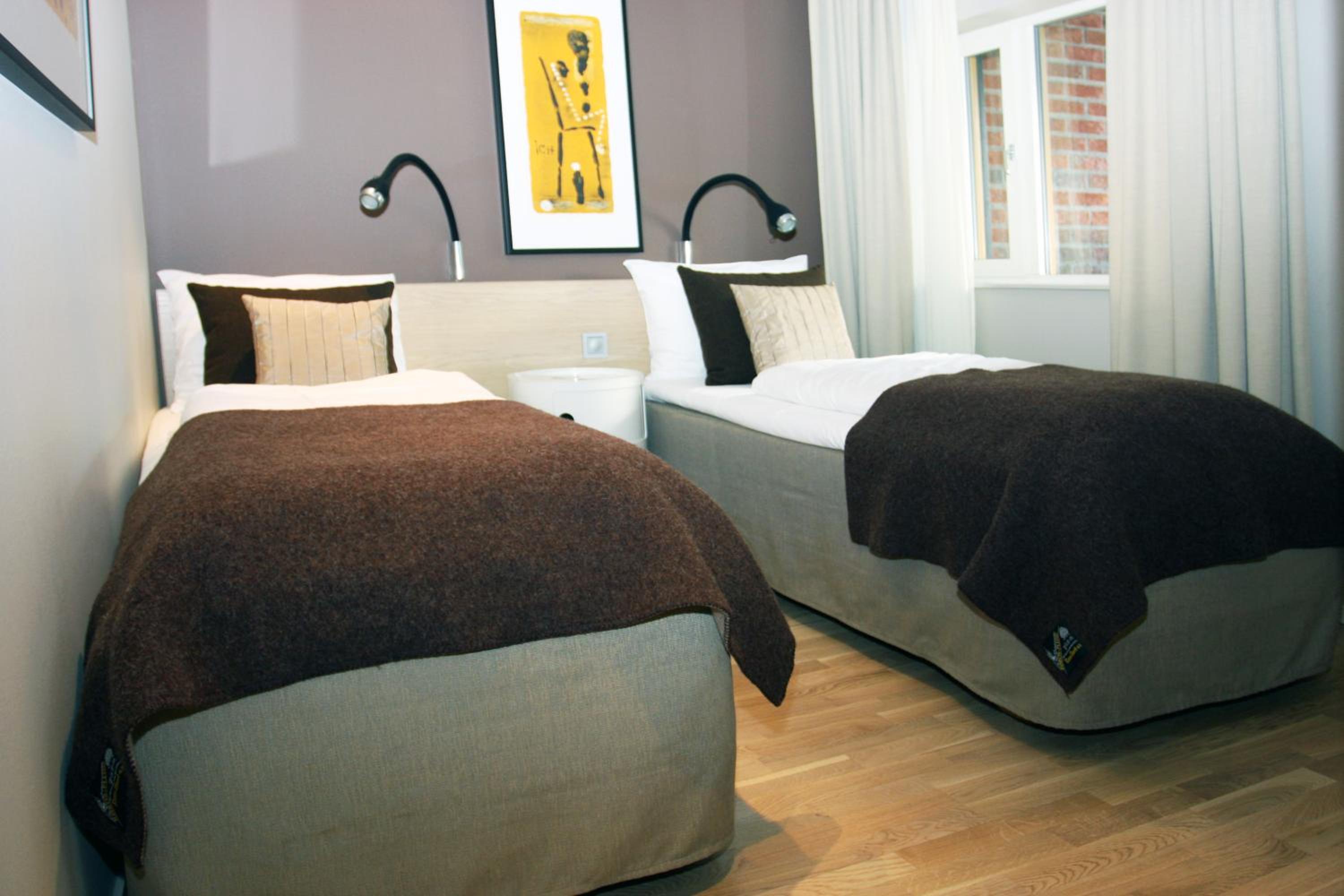 One-Bedroom Suite - Photo 6