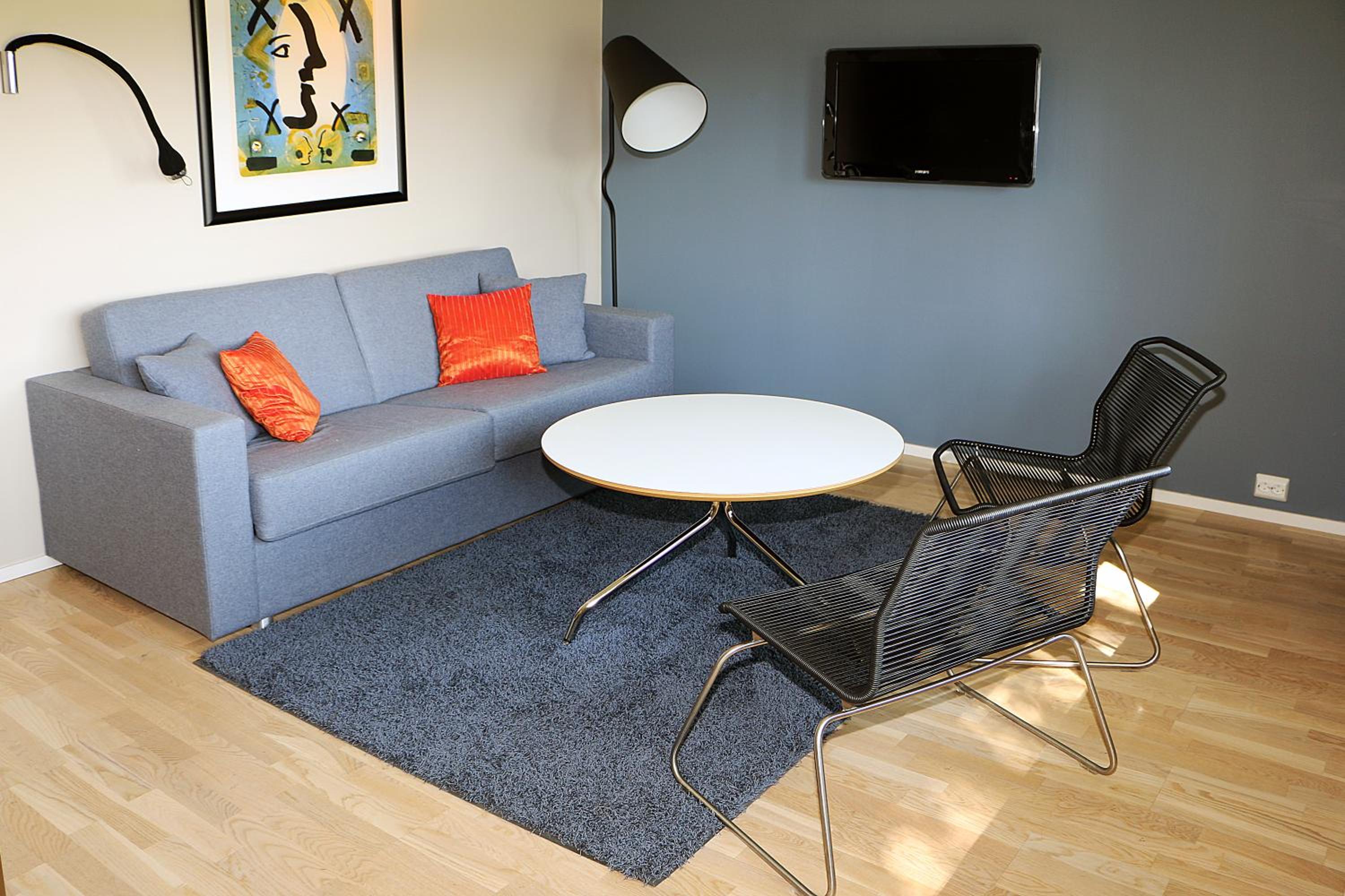 One-Bedroom Suite - Photo 1