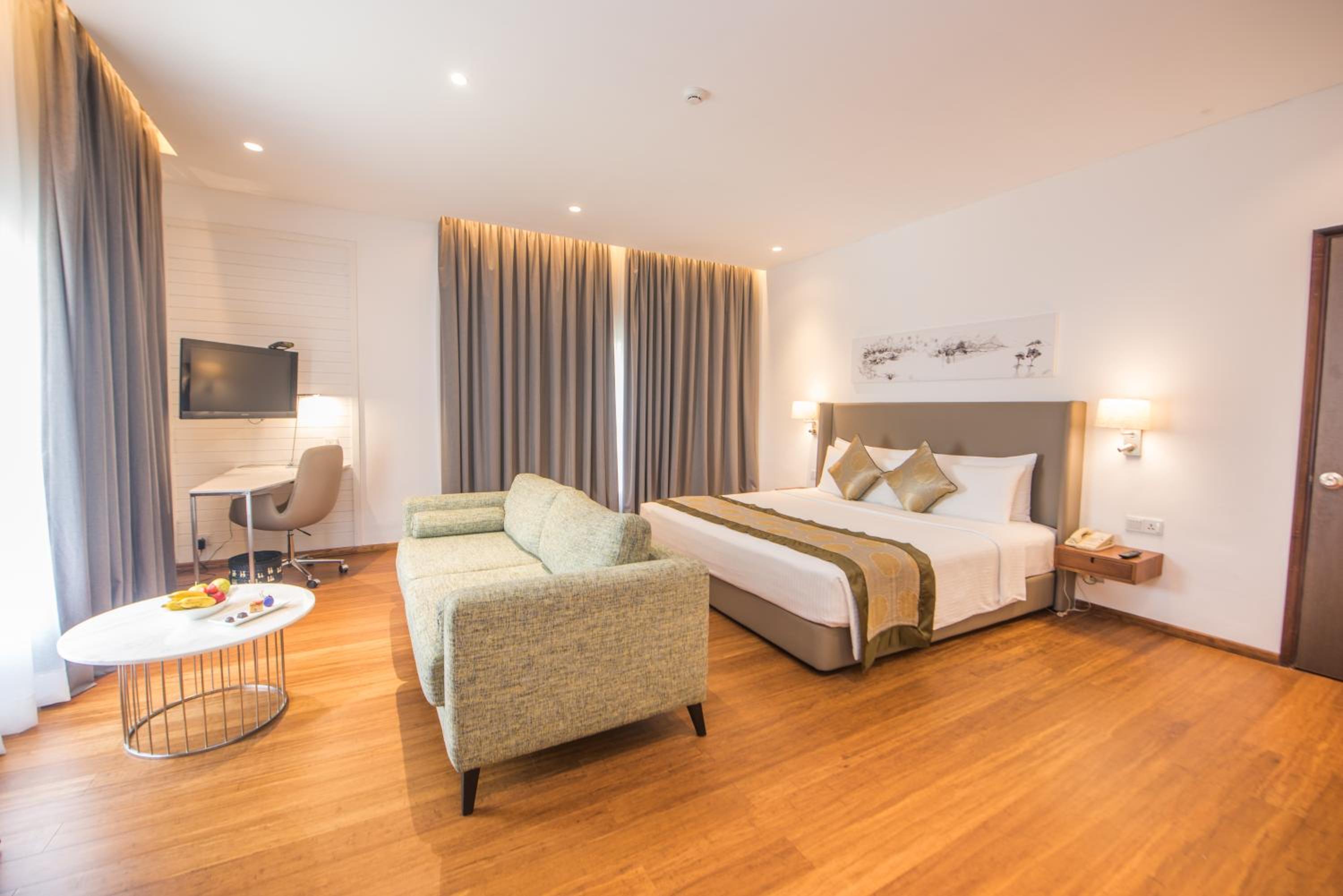Premium Pool View King Bed Room including One Way Airport Transfer - Photo 1