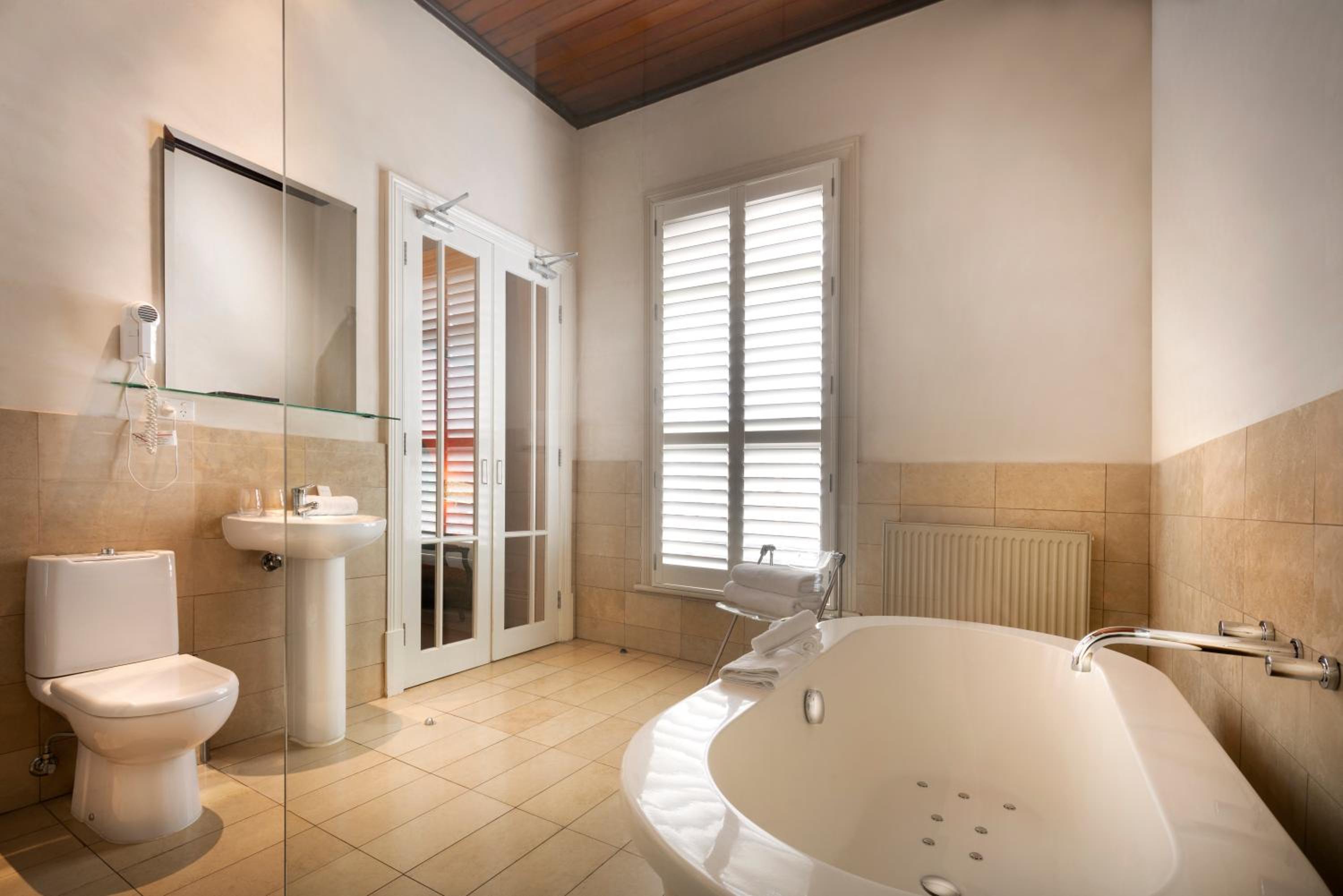 King Room with Spa Bath - Rouge photo 2