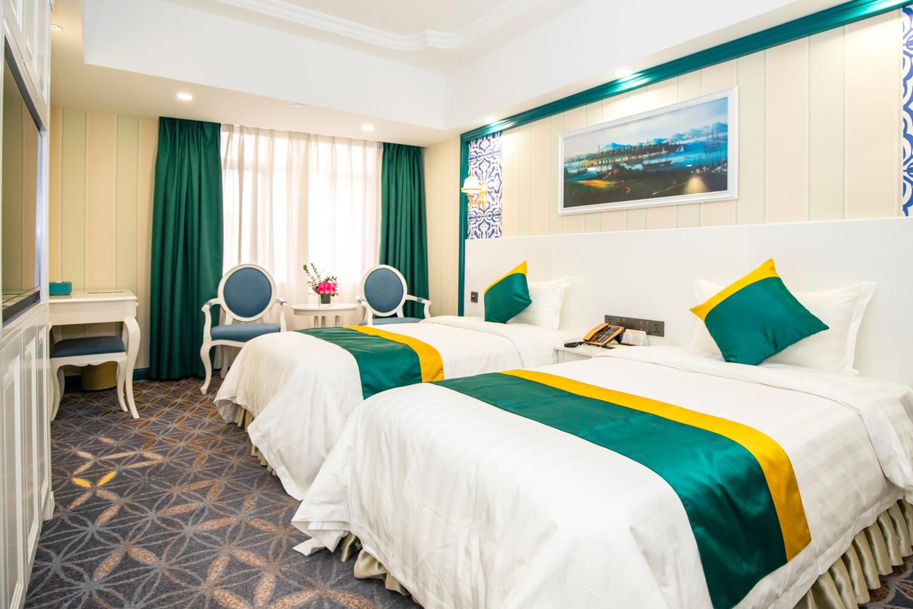 Deluxe Business Twin Room - Photo 10