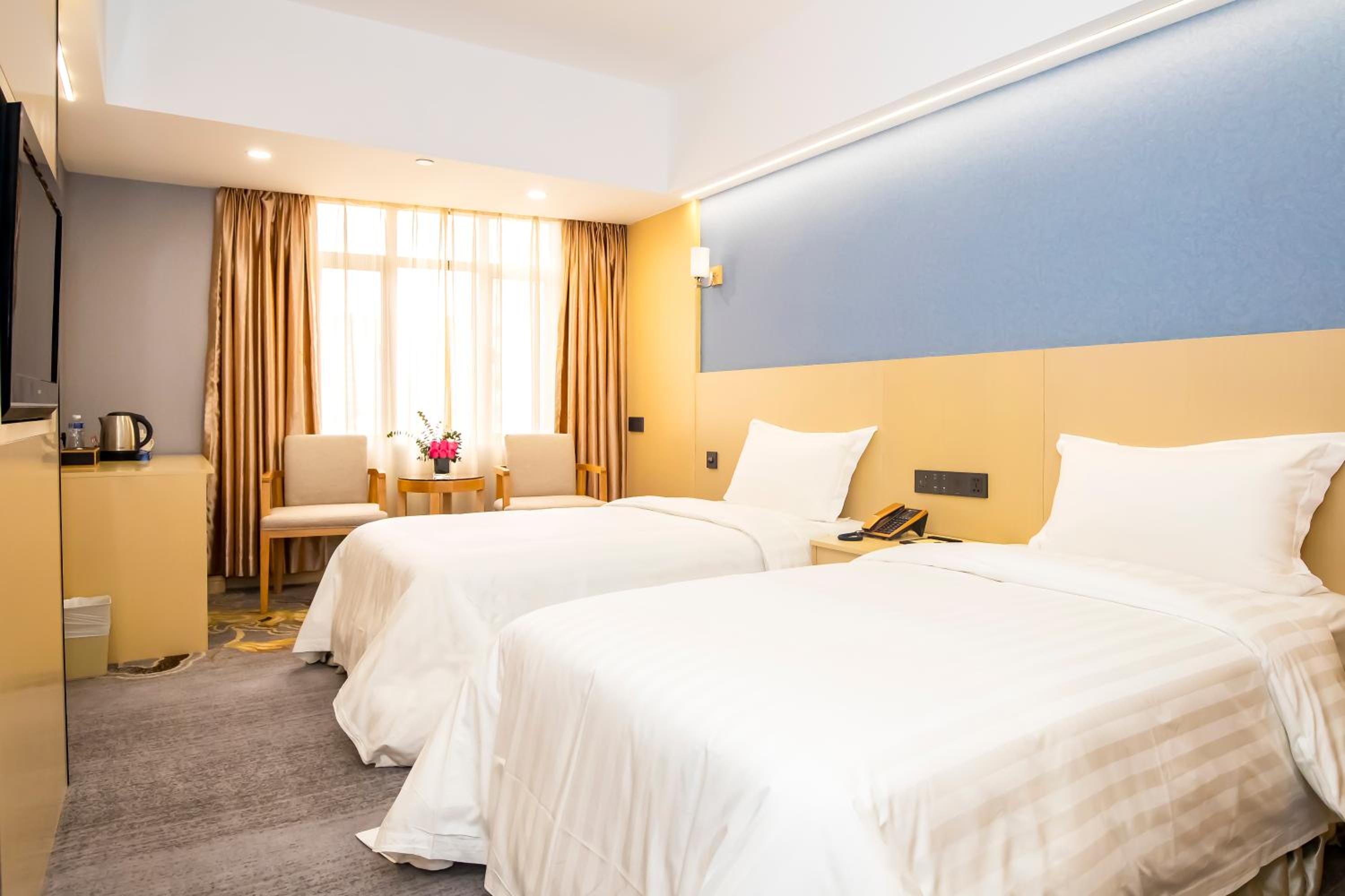Standard Twin Room - Photo 4