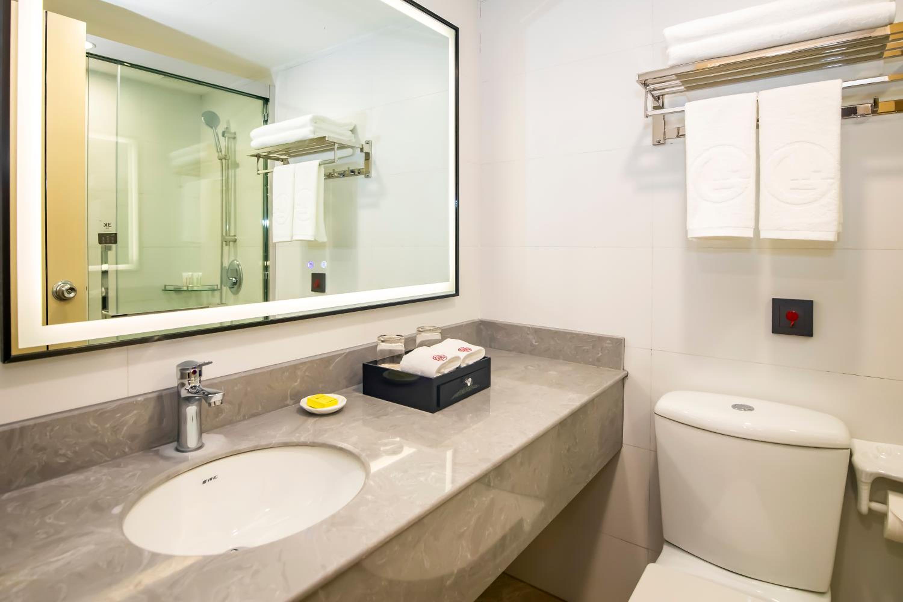 Standard Twin Room - Photo 1