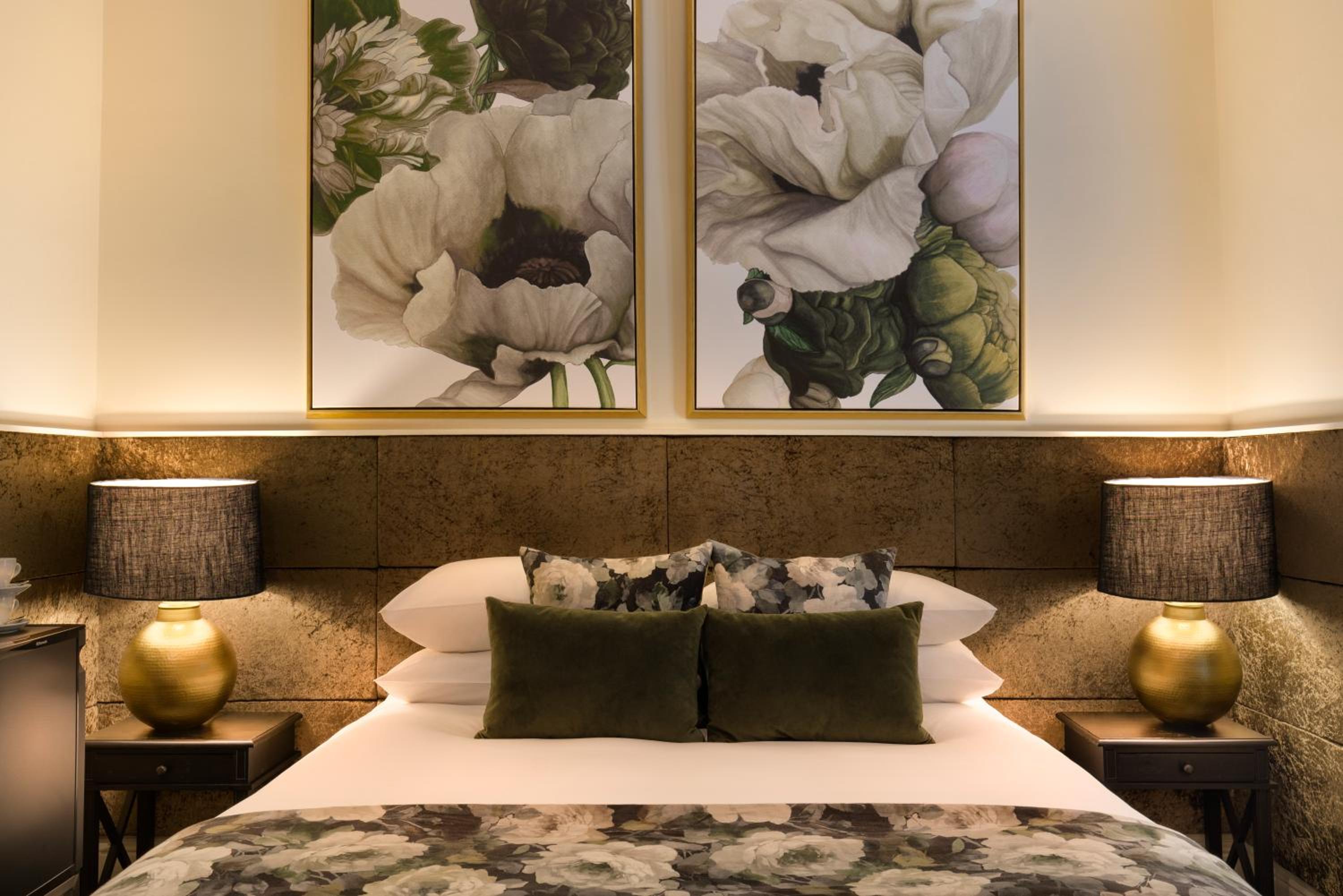 King Room with Spa Bath - Hush