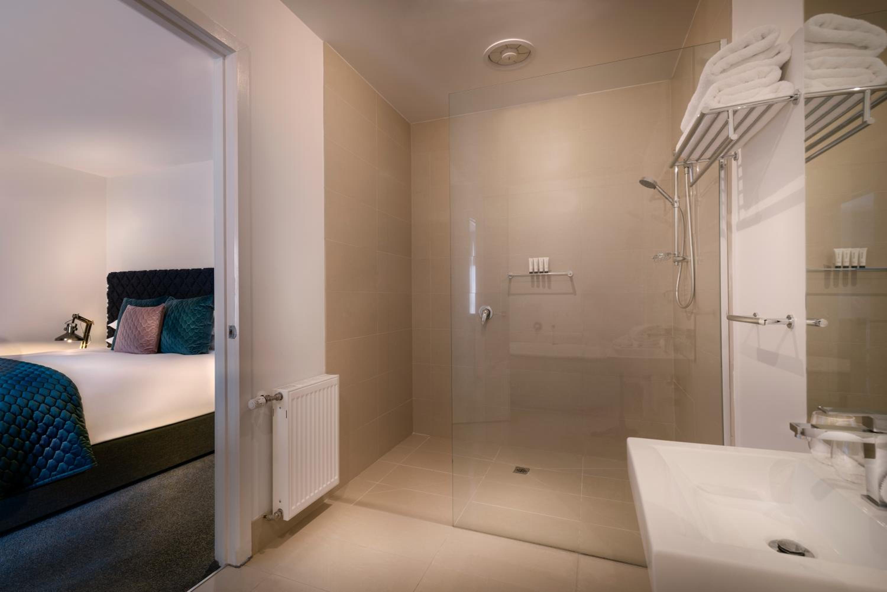 King Suite - Bianca photo 2