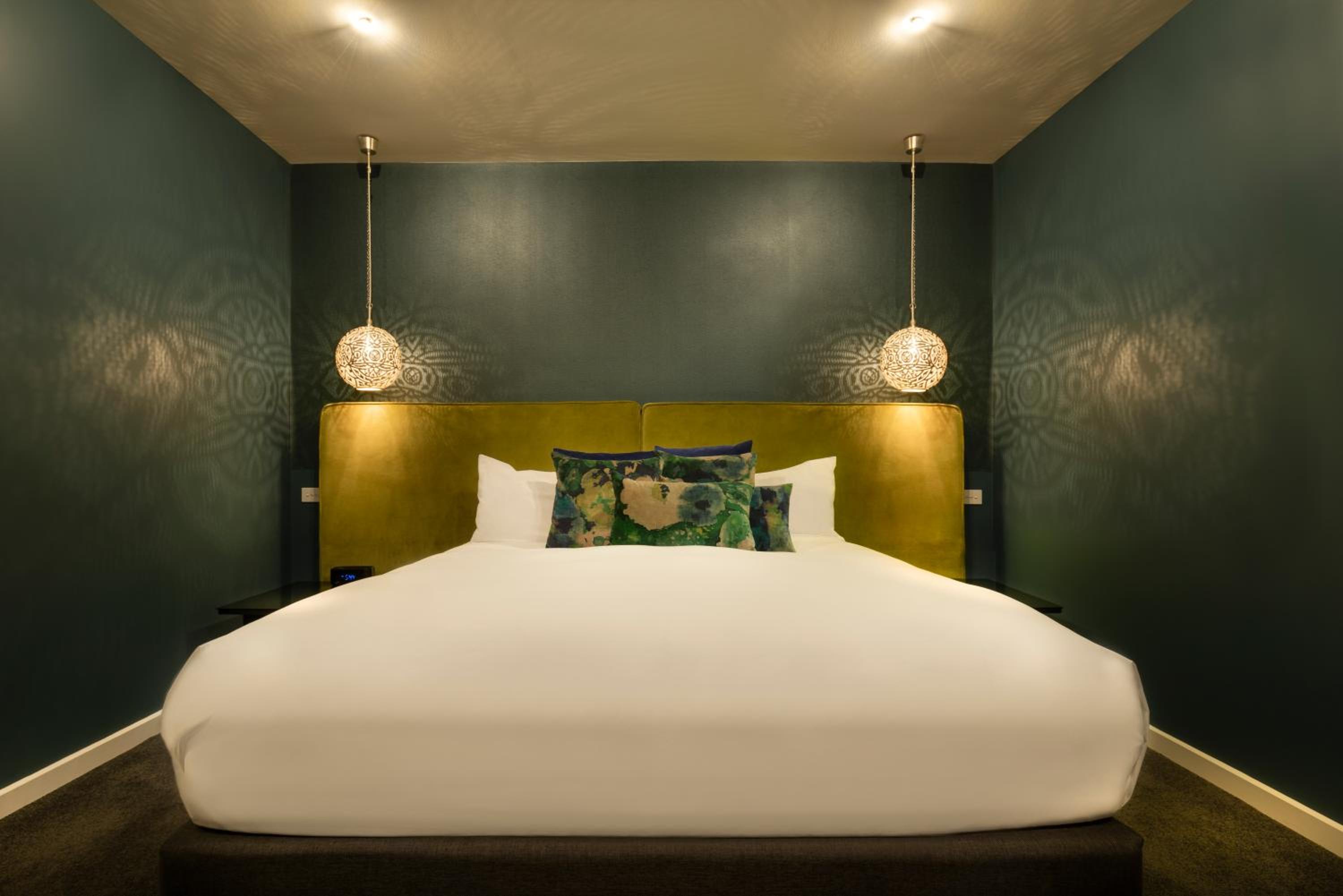 King Suite - Sapphire photo 3