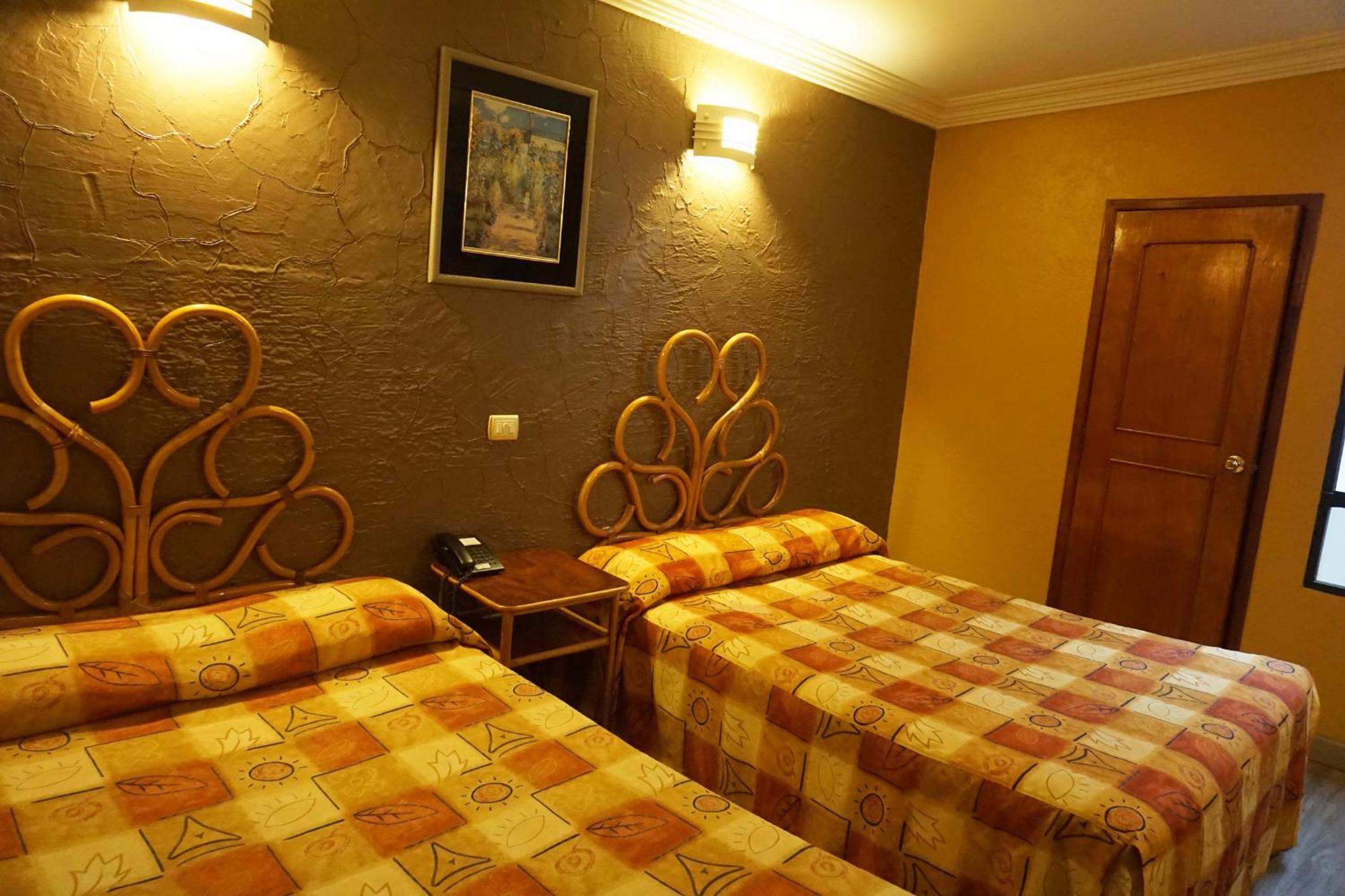 Budget Twin Room photo 3