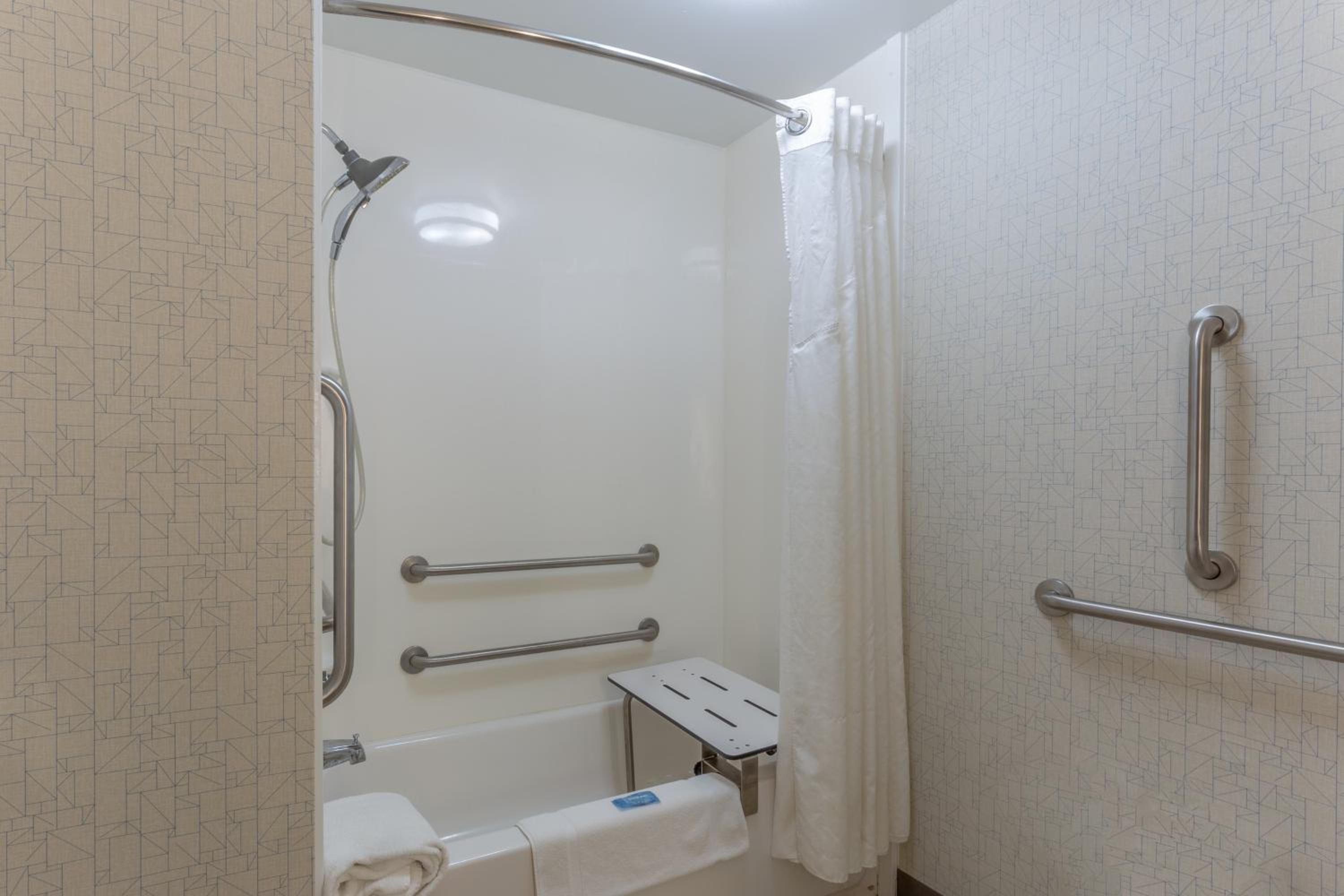 King Room with Two King Beds and Tub - Mobility Accessible - Photo 5