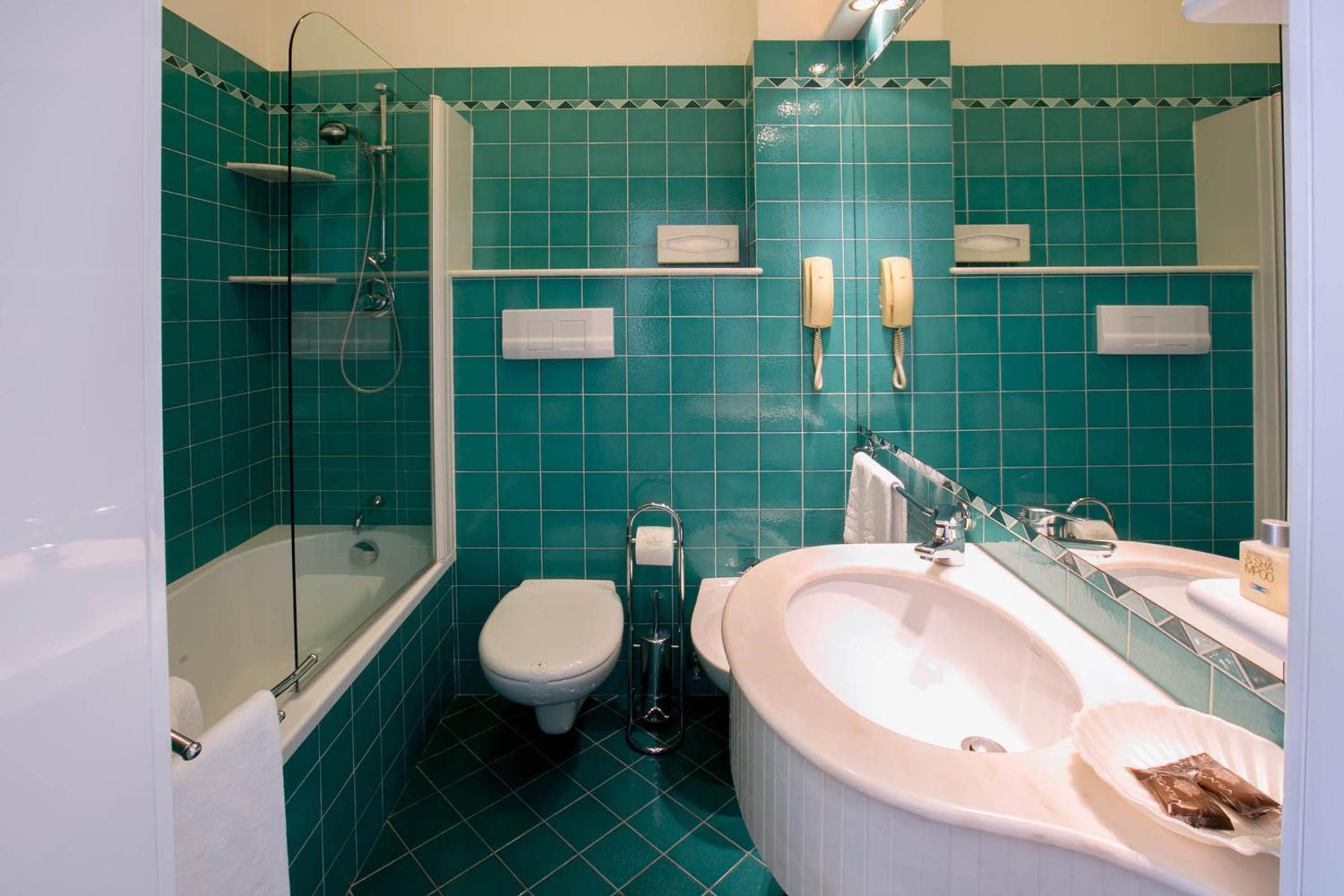 Standard Double or Twin Room - Photo 2