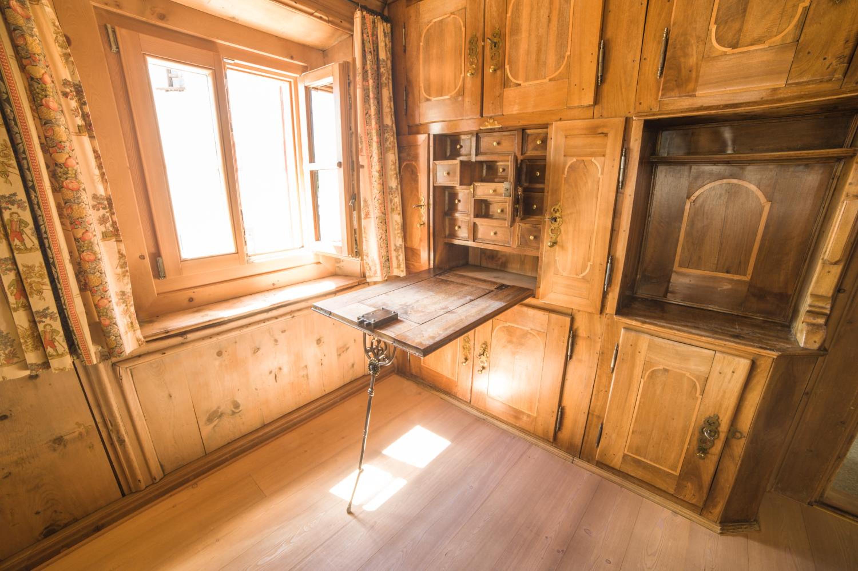Two-Bedroom Apartment with Balcony photo 2