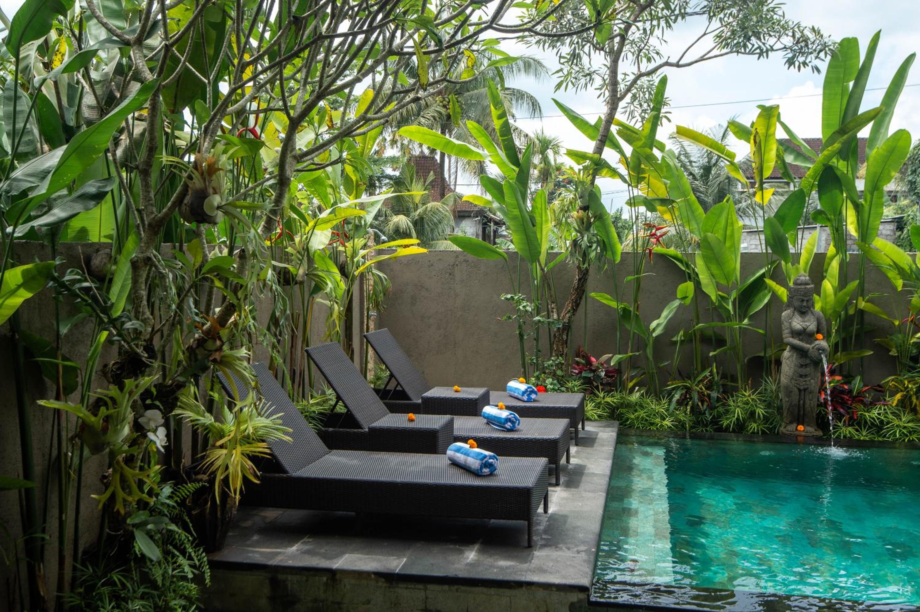 Villa with Private Pool - Photo 11