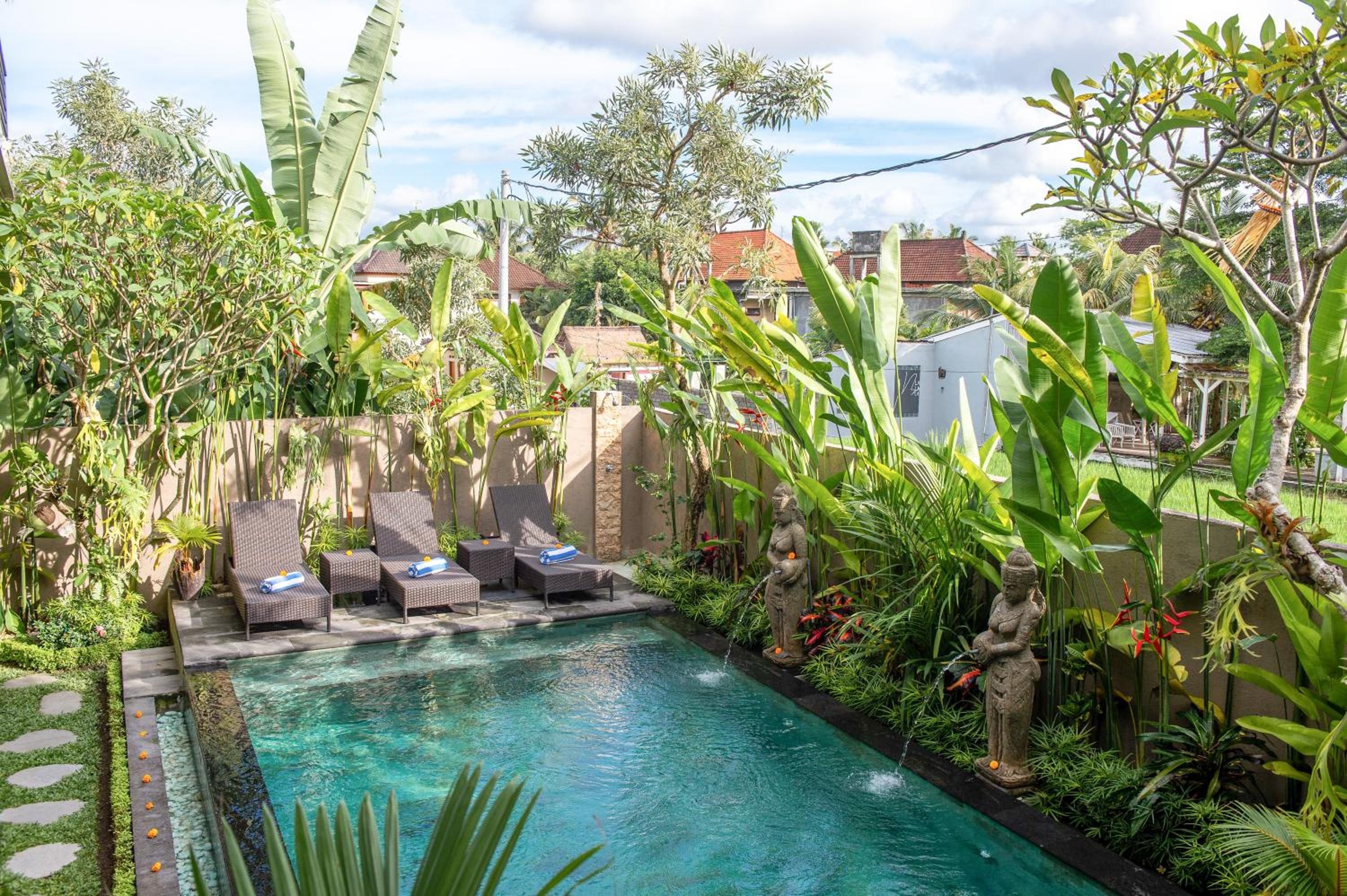 Villa with Private Pool - Photo 19