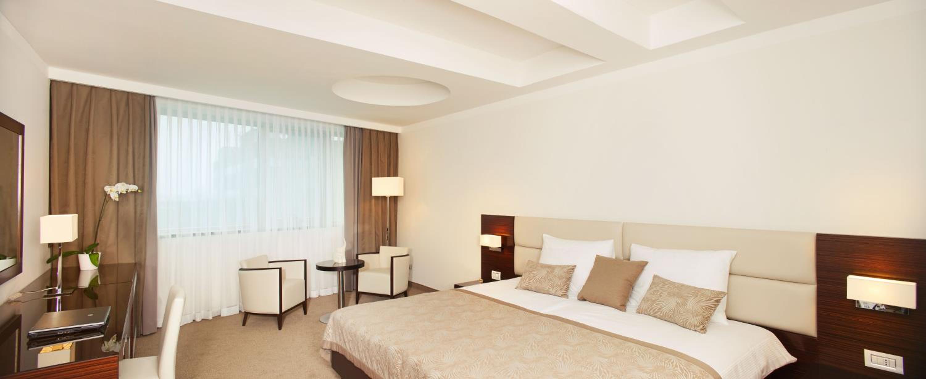 Deluxe Double or Twin Room - Photo 1