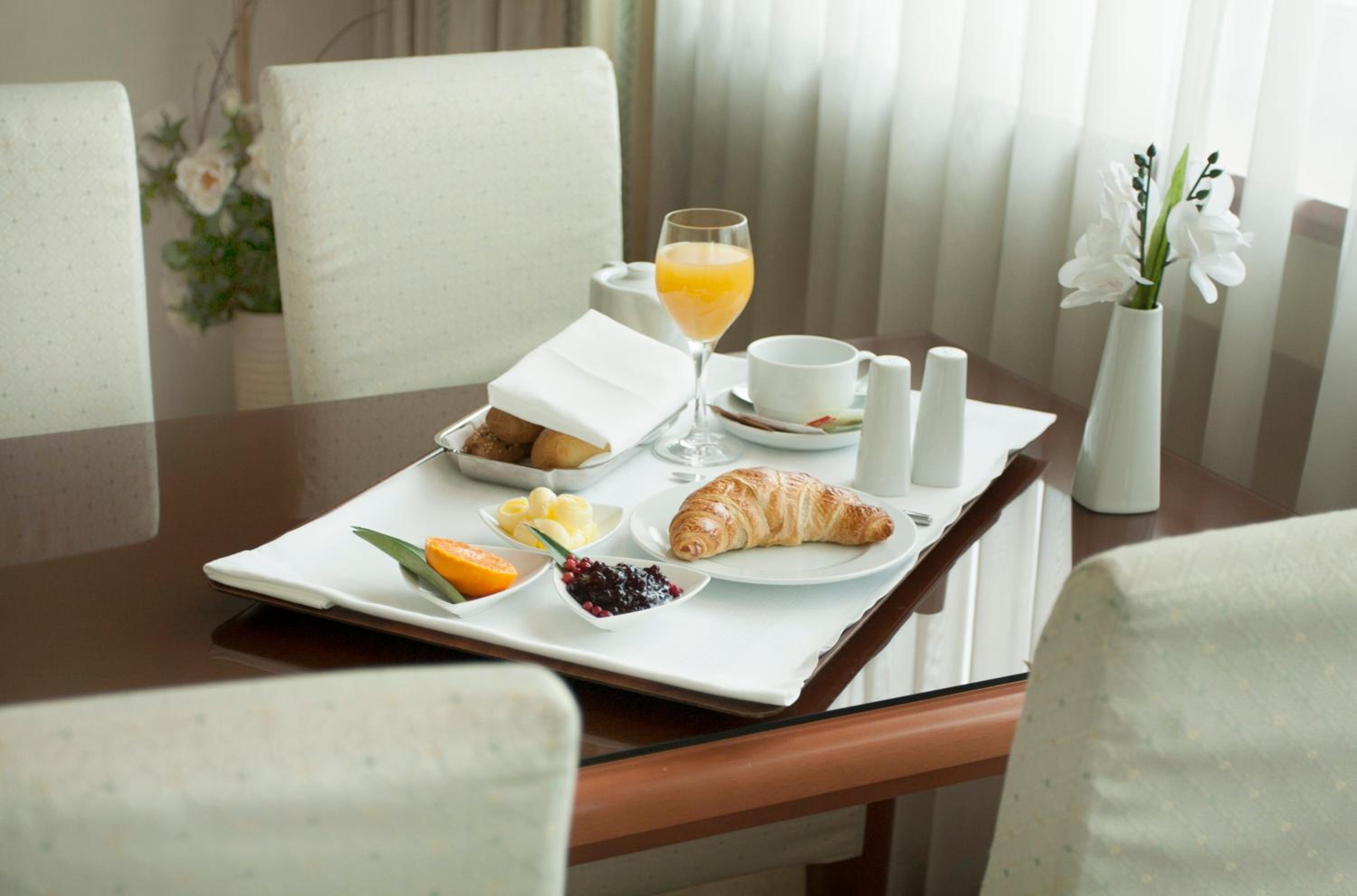 Executive Suite - Photo 3