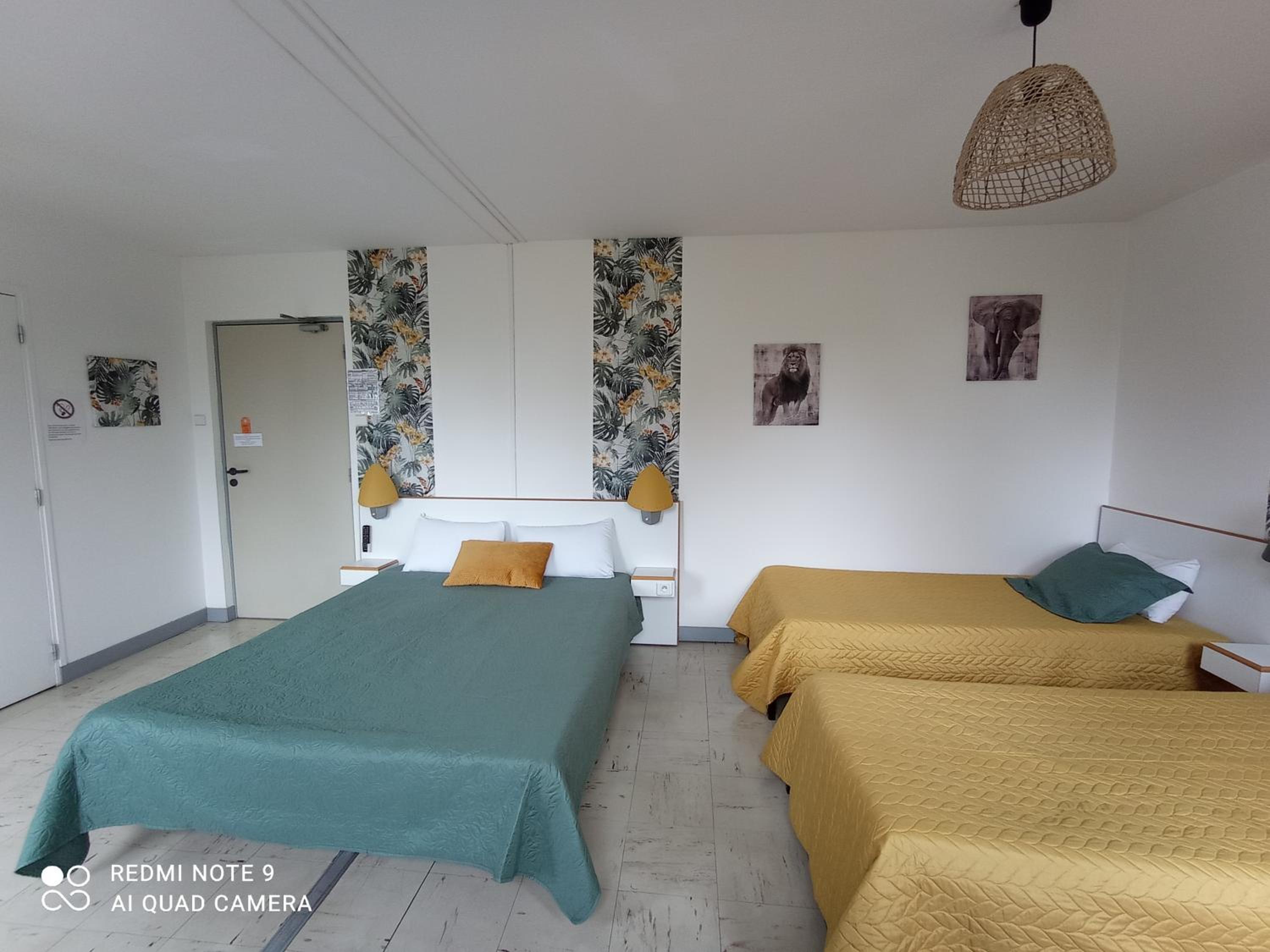 Family Room - Photo 6