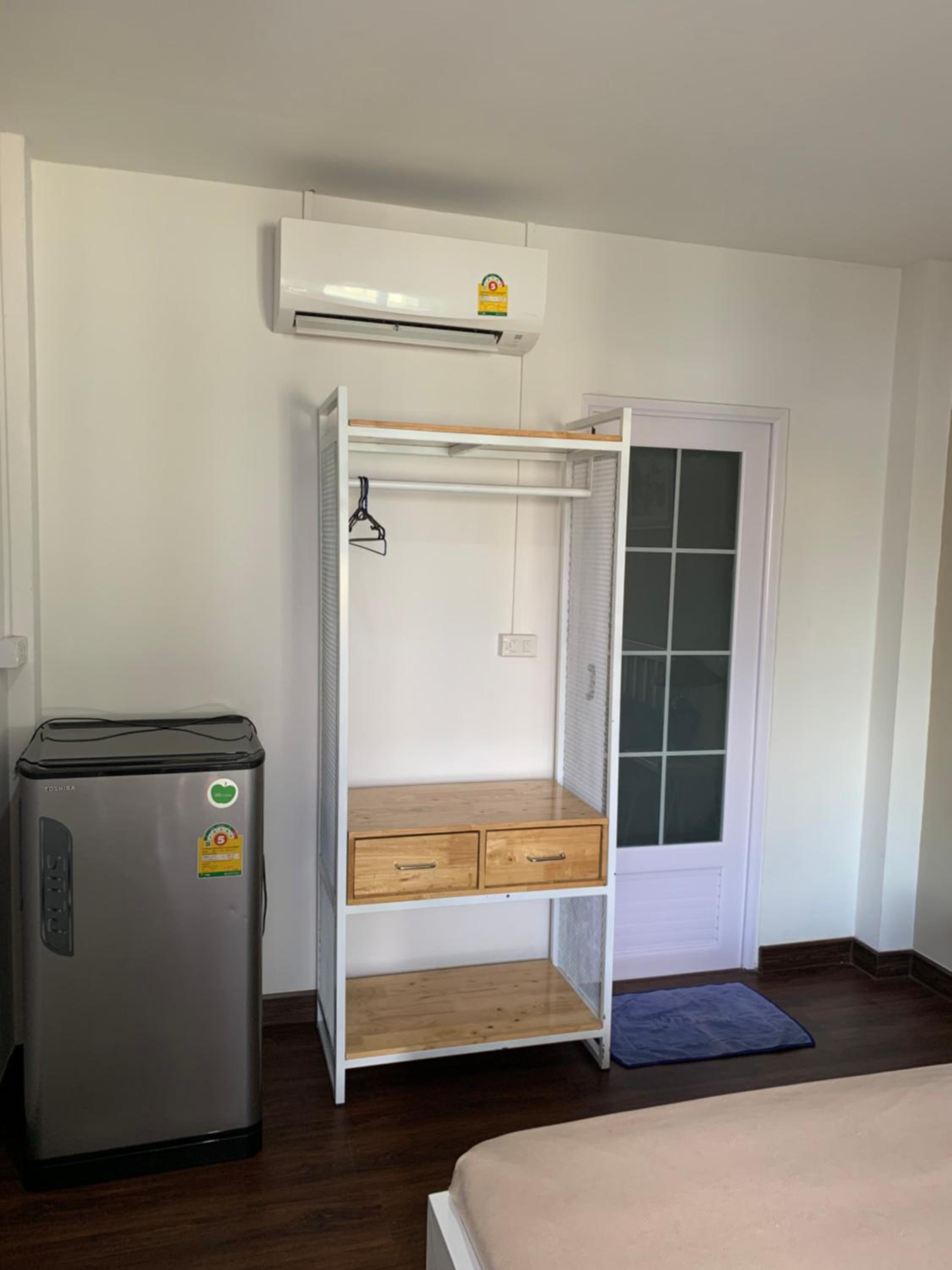 Economy Twin Room - Photo 5