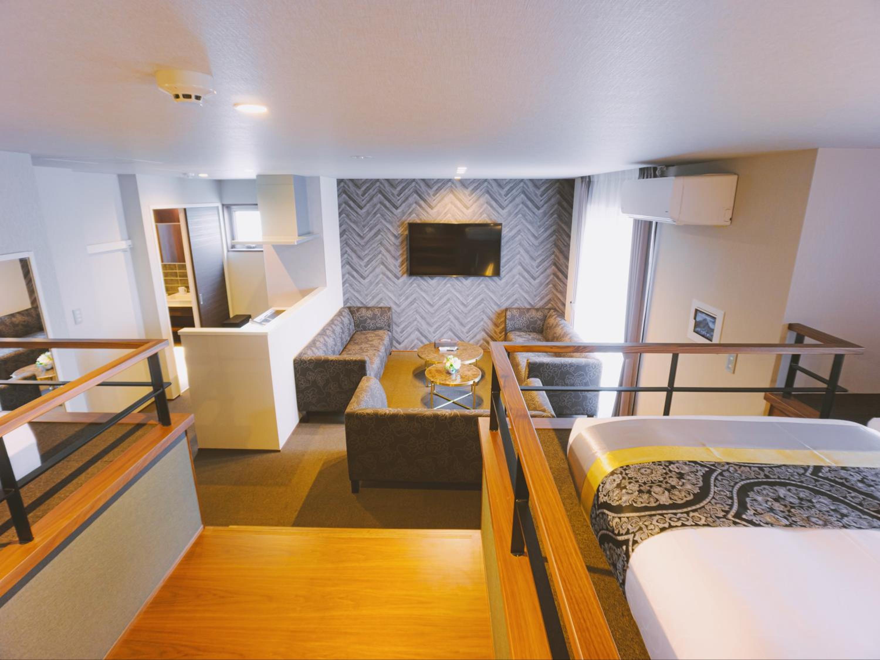 Suite - Photo 4