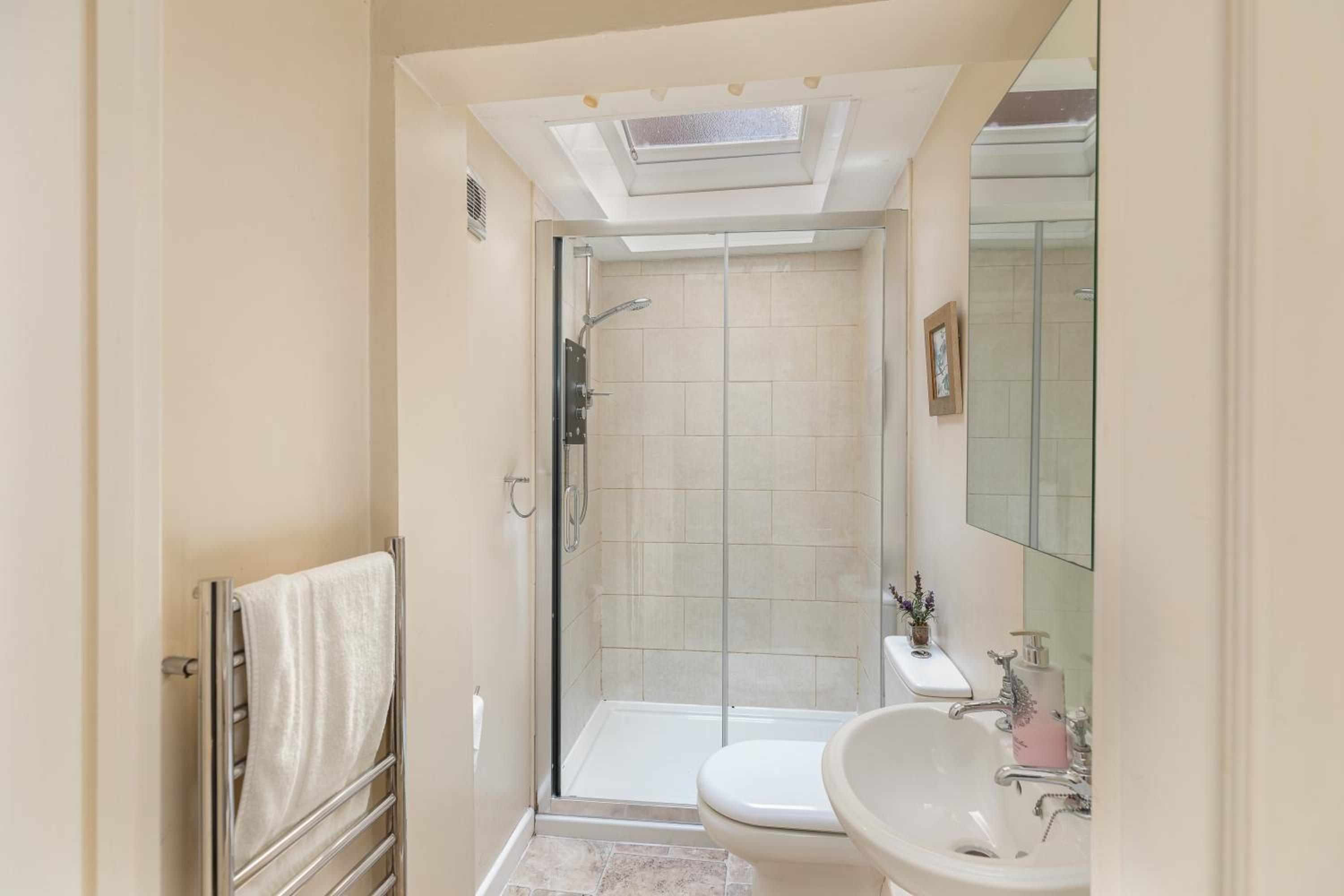 Four-Bedroom House - Photo 18
