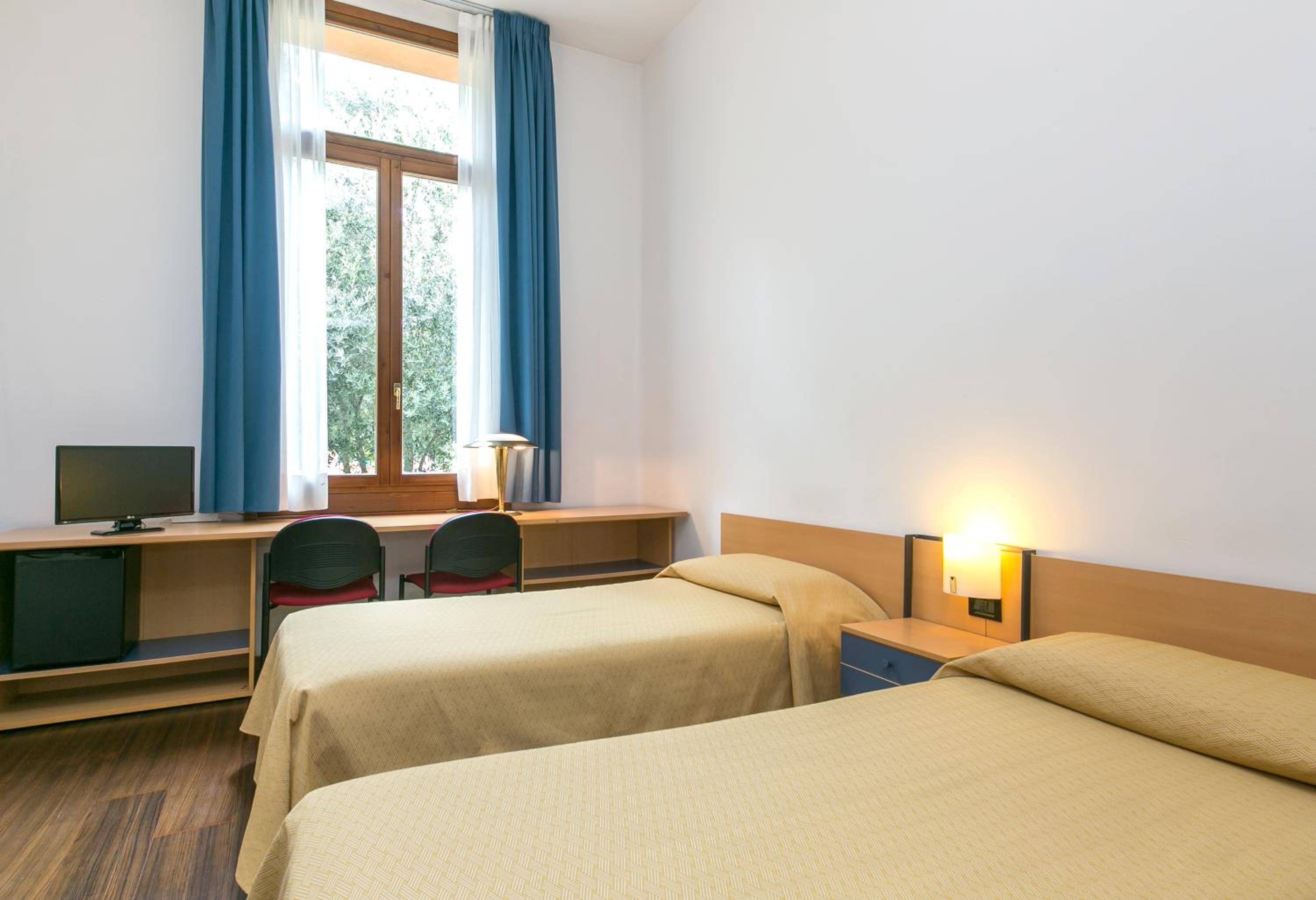 Economy Twin Room photo 1