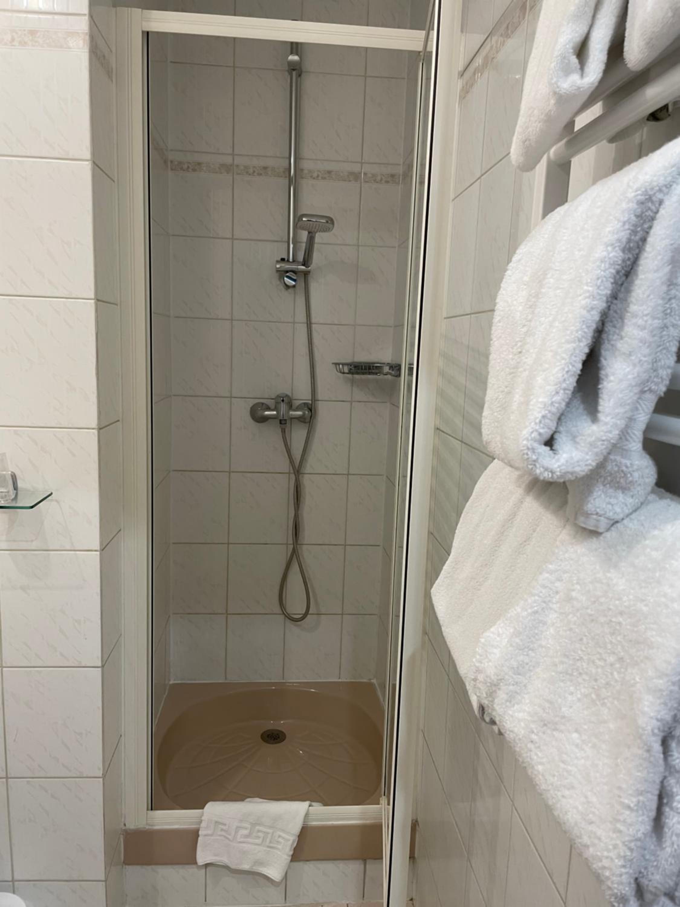 Triple Room - Photo 11