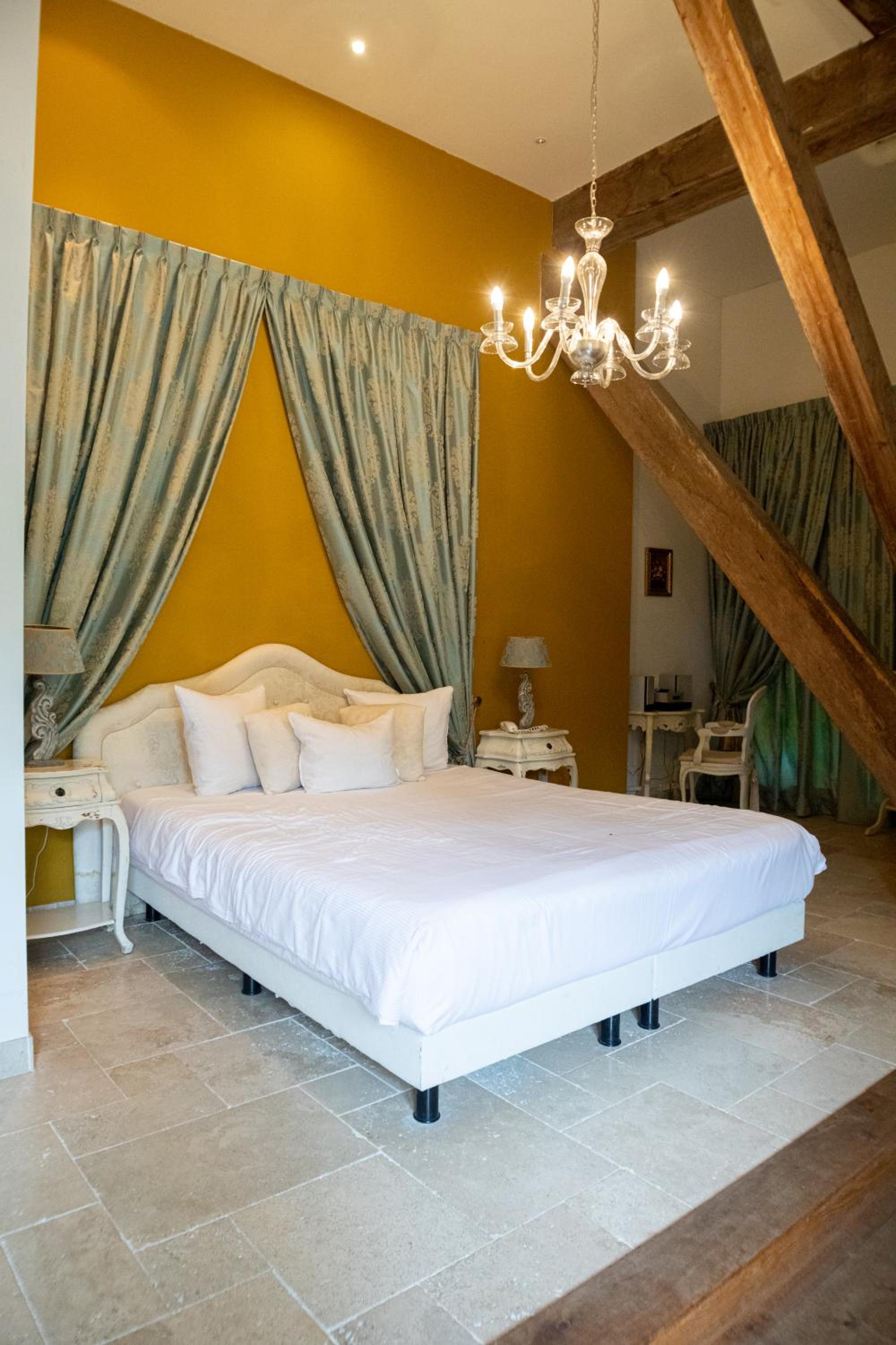 King Room With Spa Bath photo 2