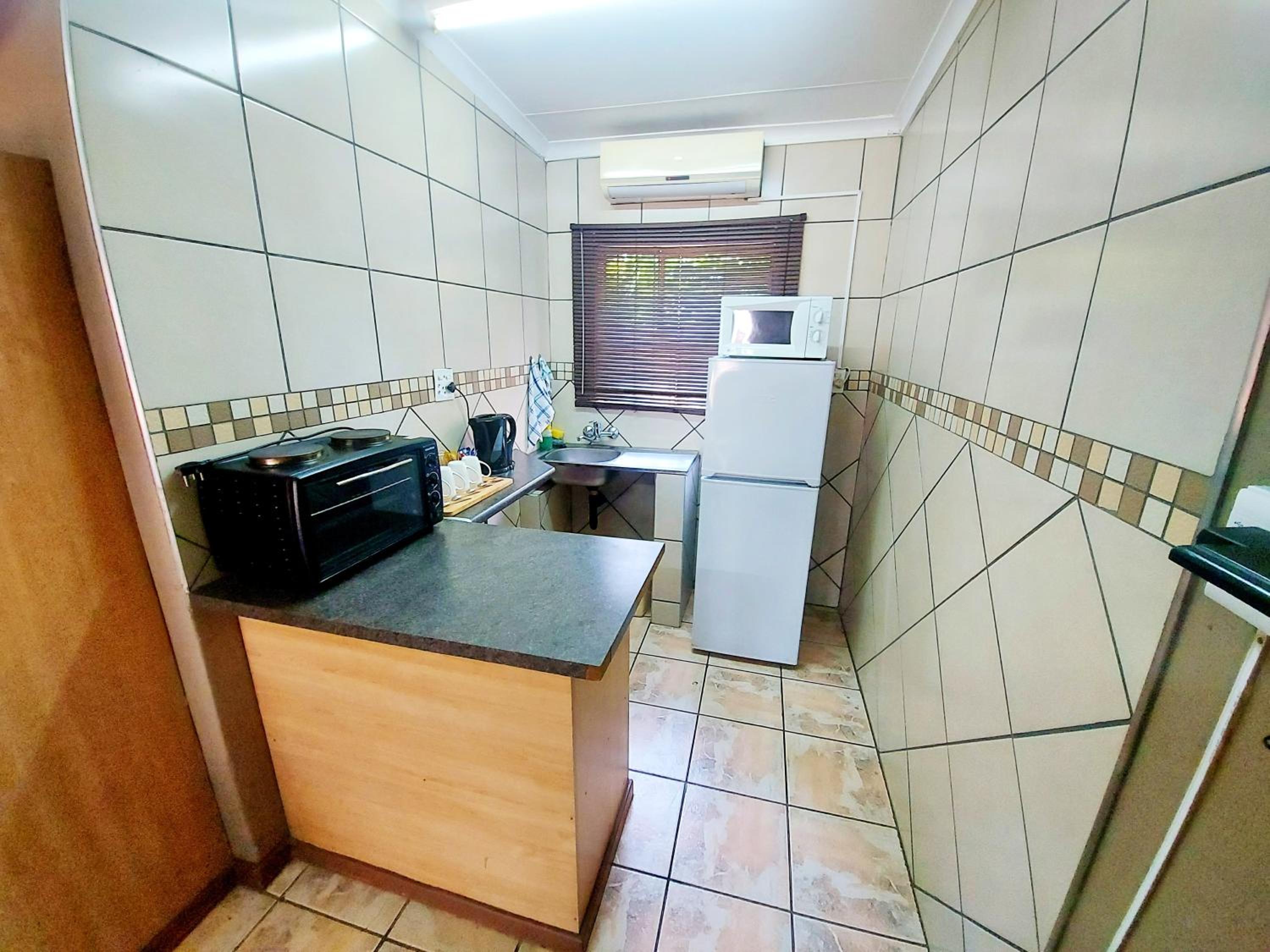 Triple Room with Private Bathroom - Photo 2