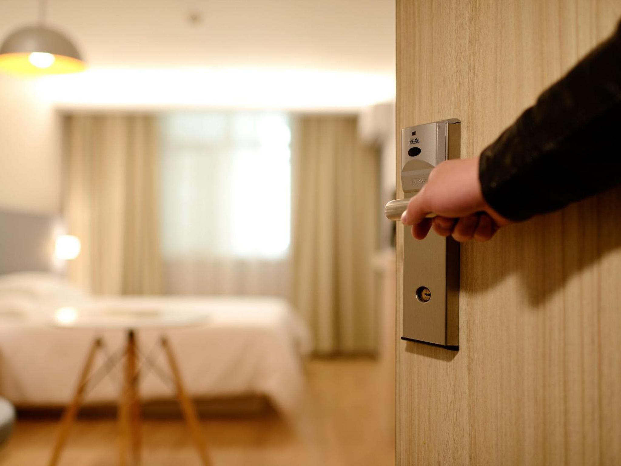 Standard Double or Twin Room - Photo 6