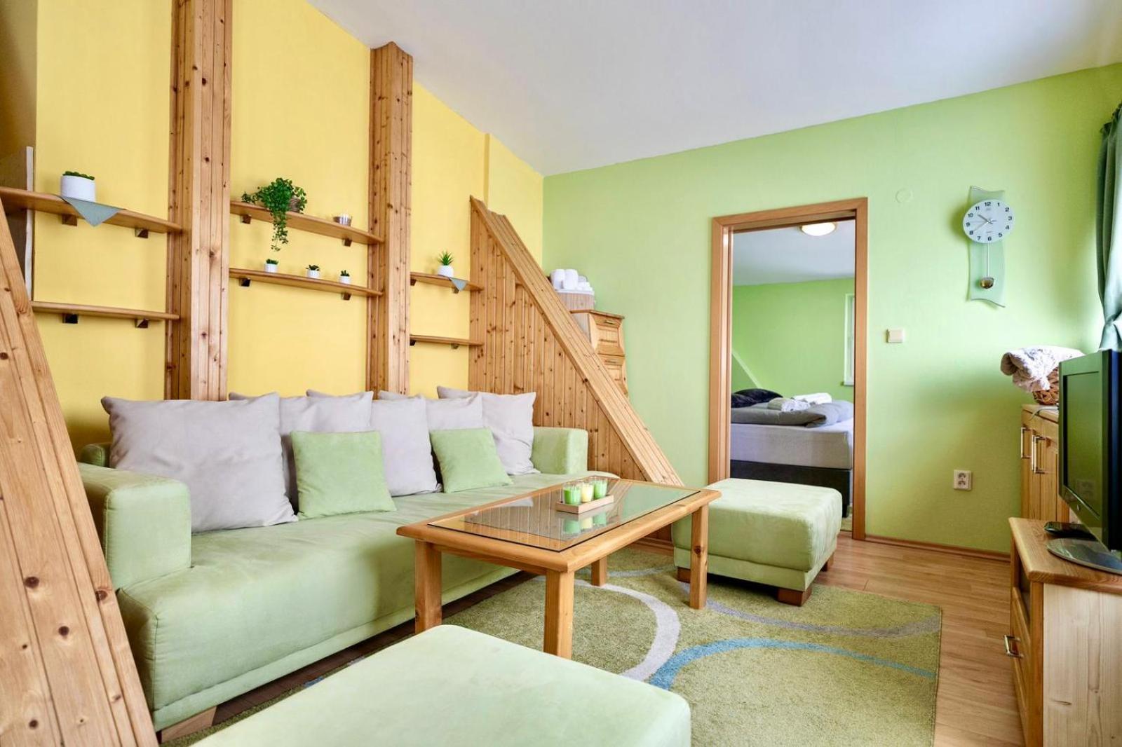 One-Bedroom Apartment photo 1
