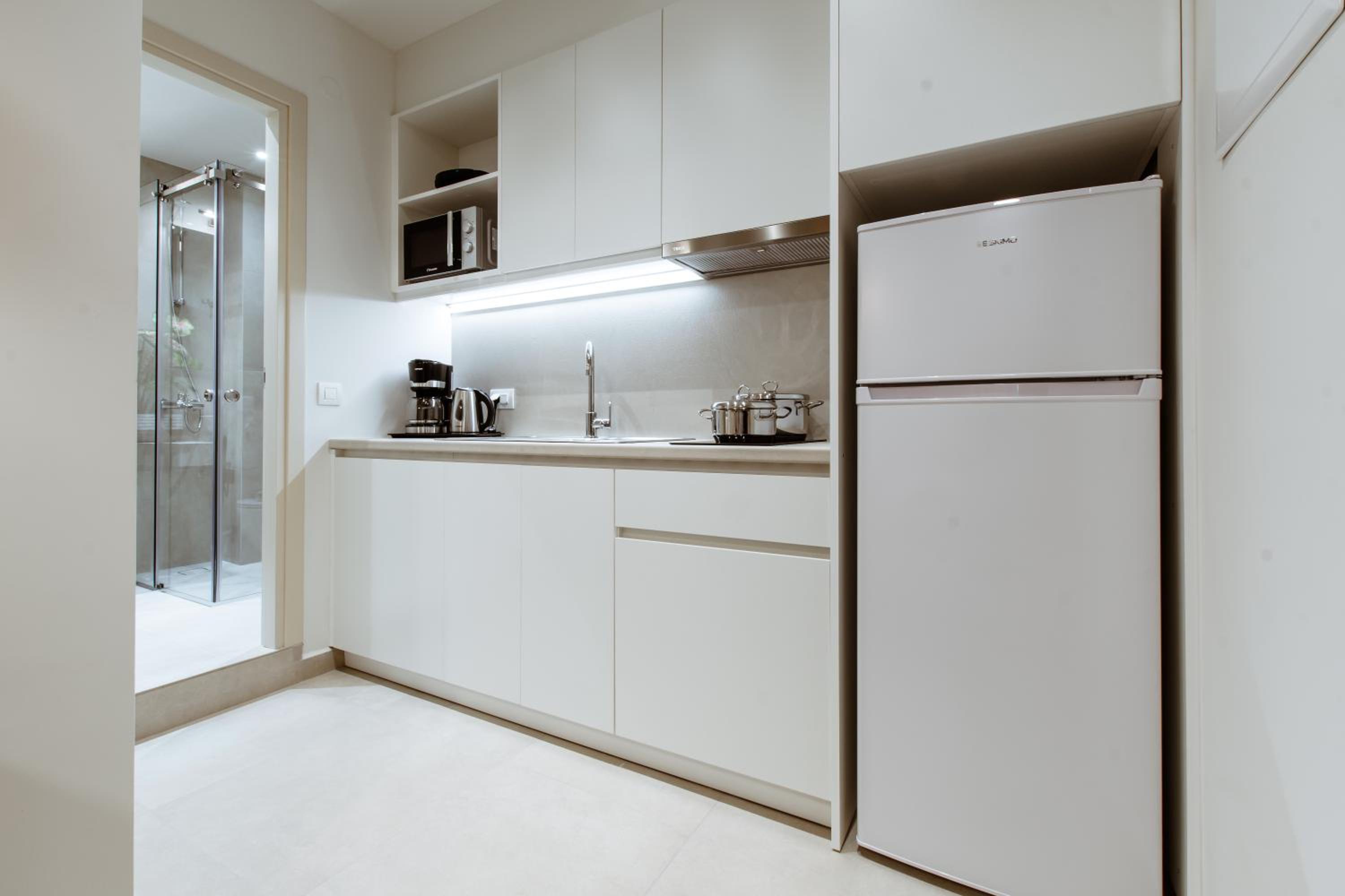 Superior King Suite - Photo 3