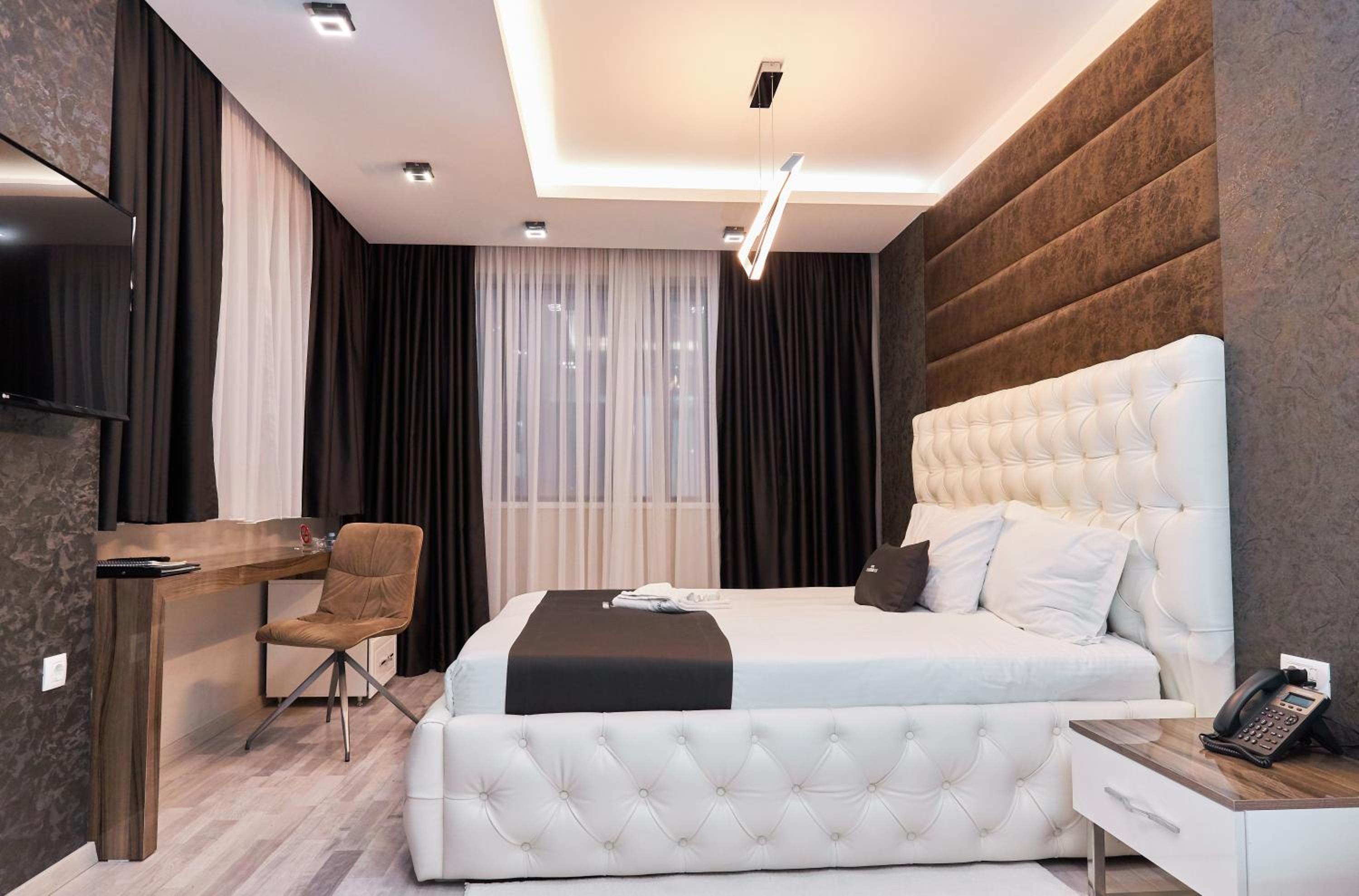 Standard Double Room - Free Airport Shuttle - Photo 4