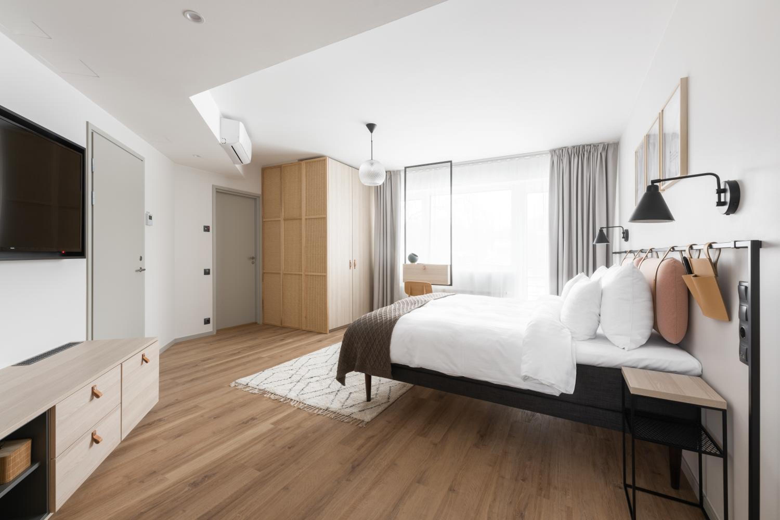 Suite With Two Rooms - Photo 5