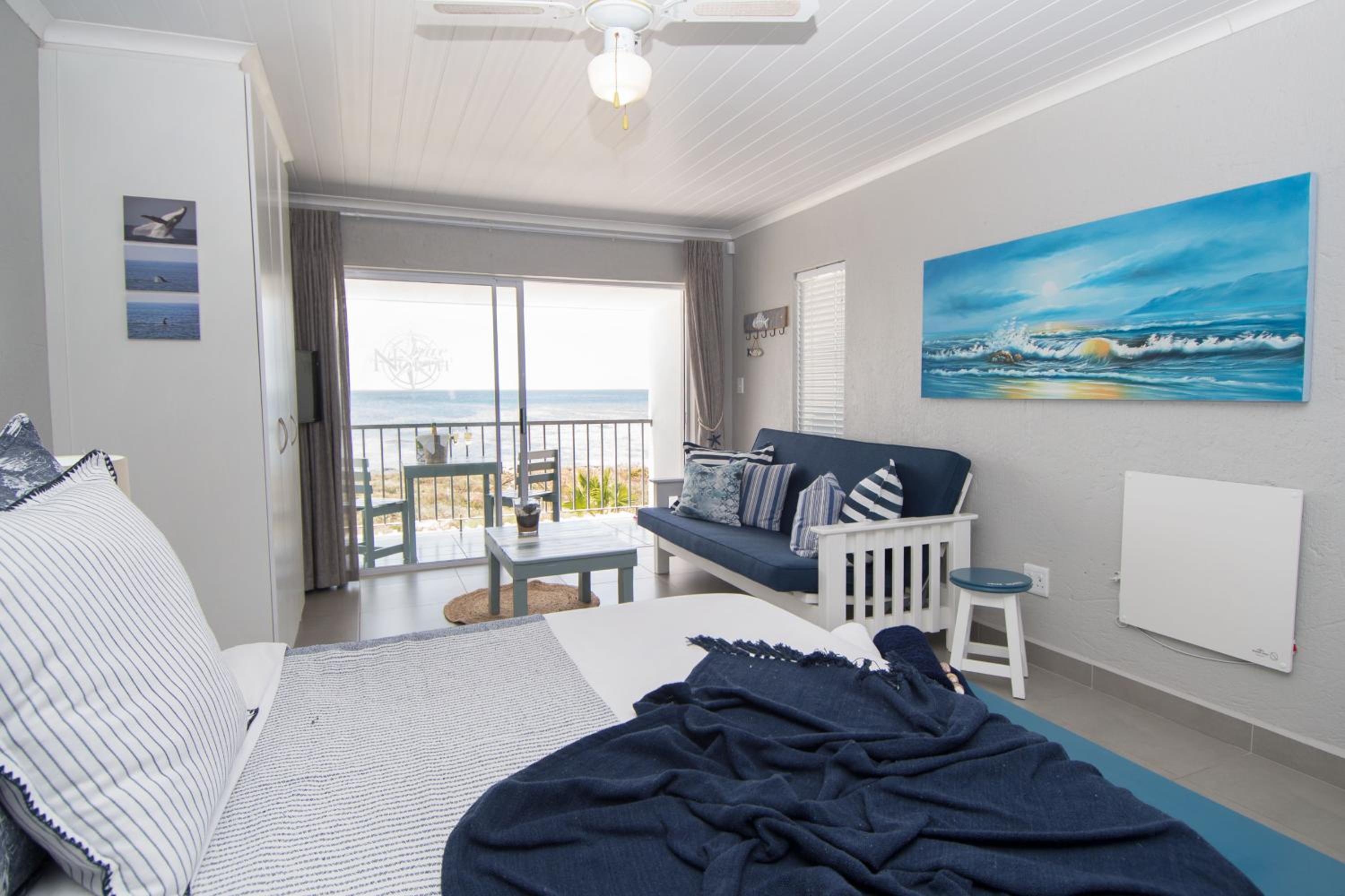 One-Bedroom Apartment with Balcony and Sea View - Photo 26