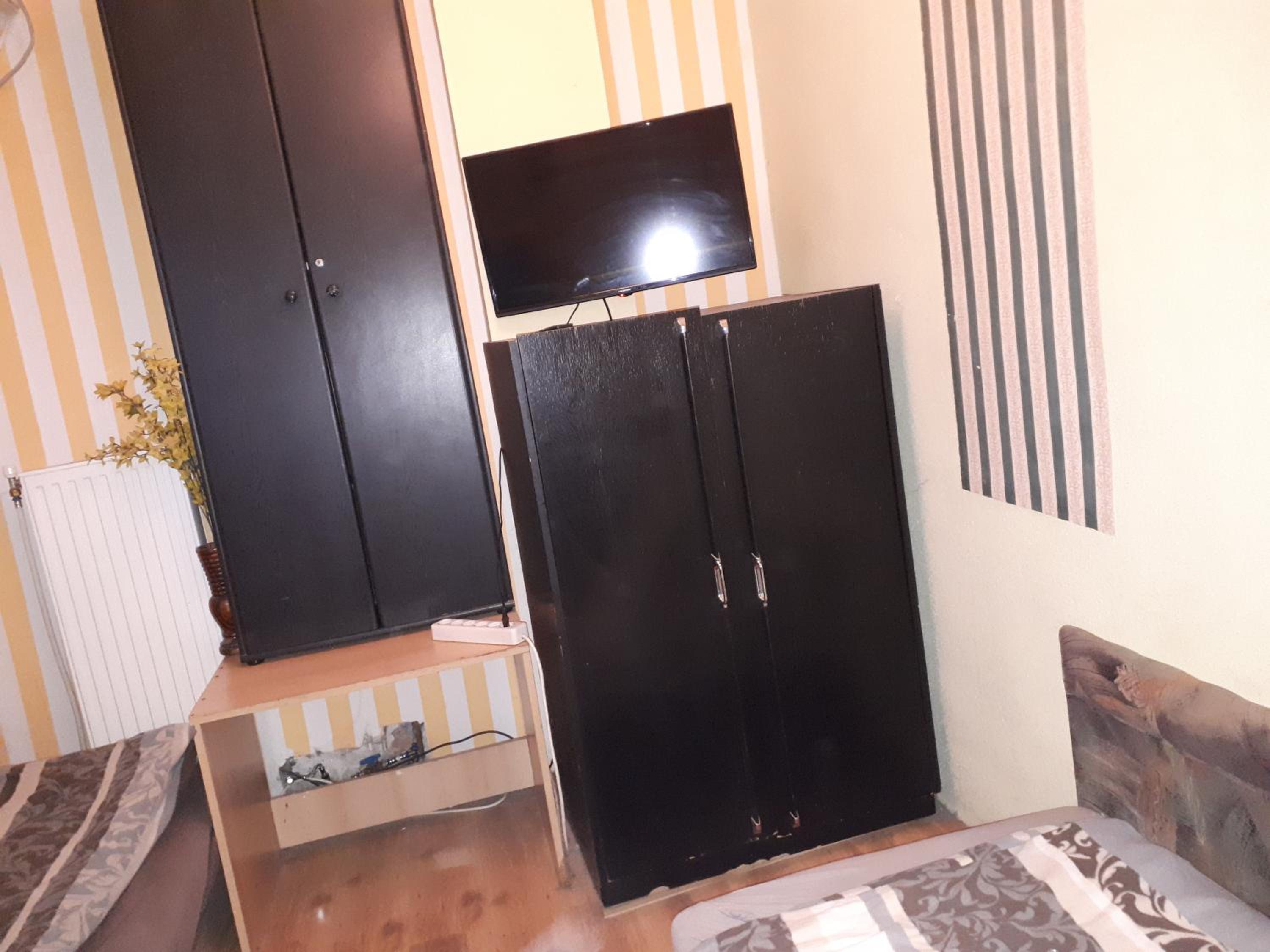 Apartment with Shower photo 1
