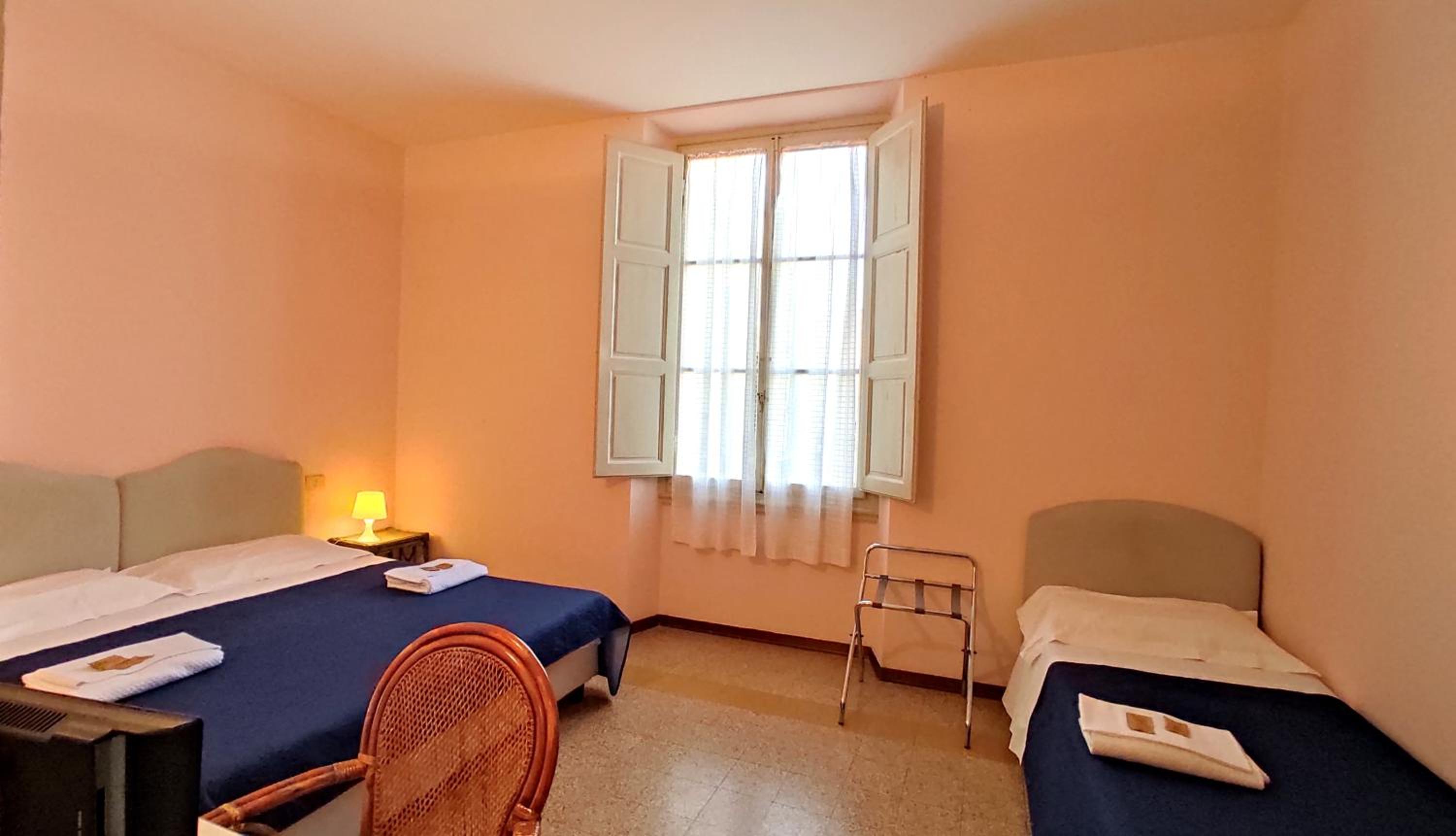 Standard Triple Room photo 3
