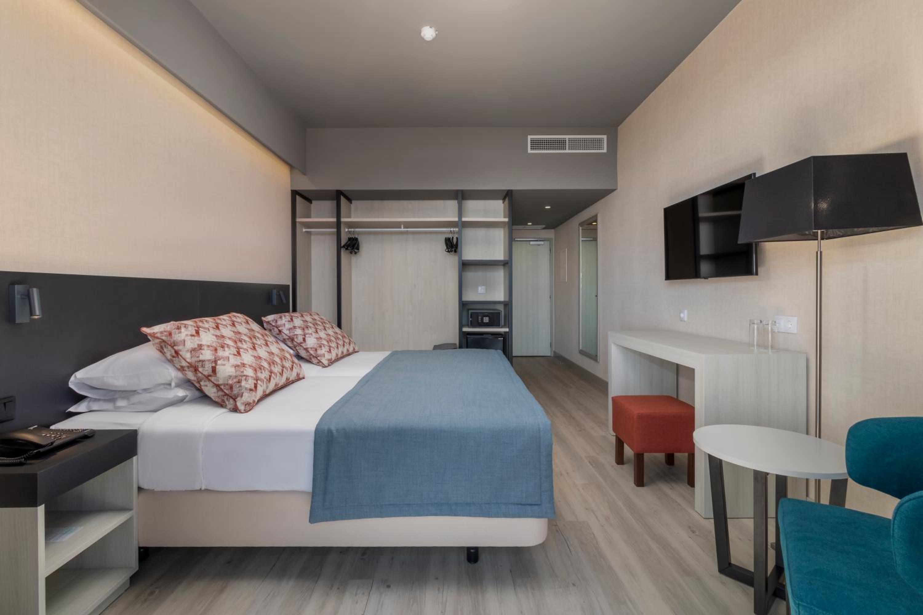 Twin Room with Sea View