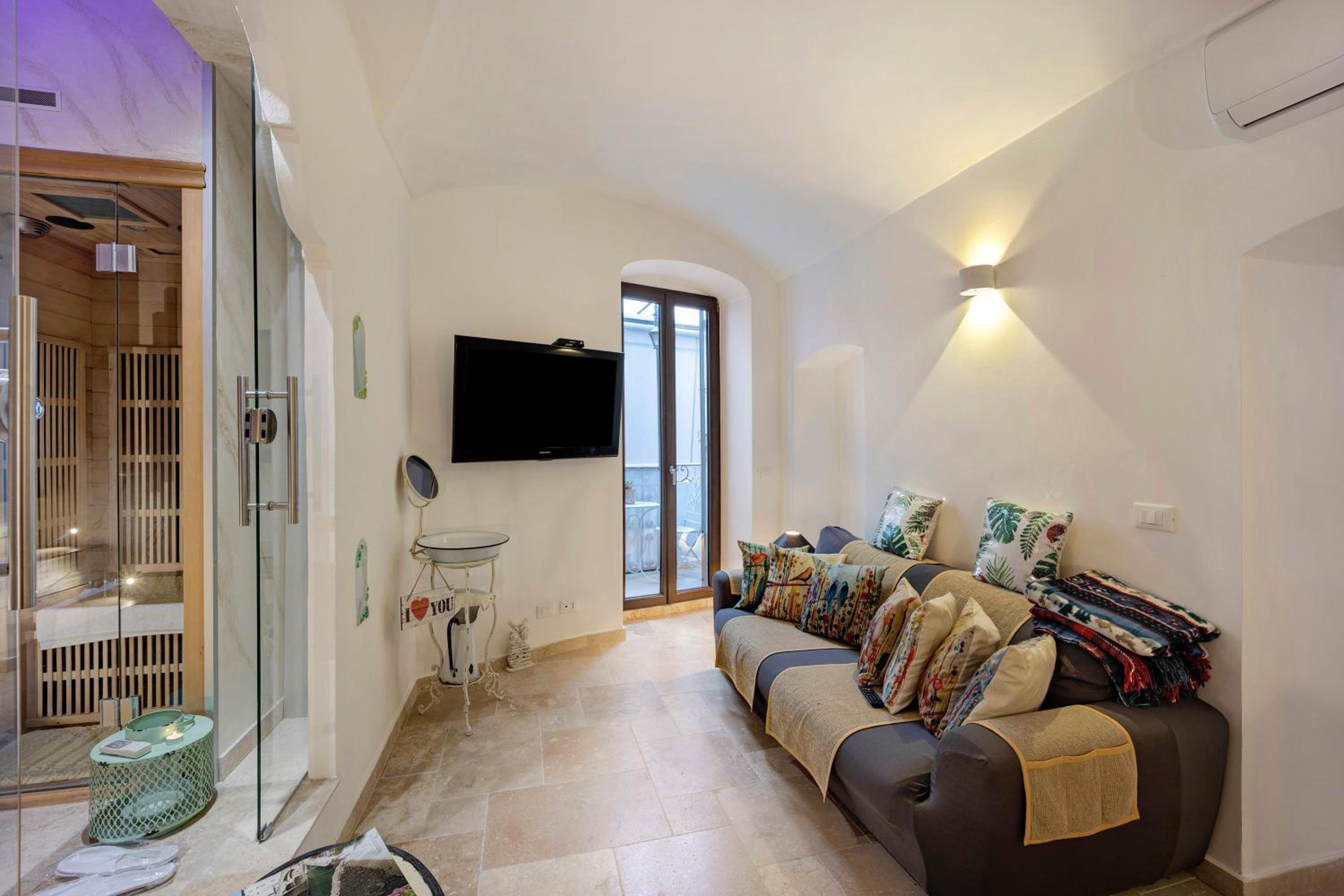 Superior One-Bedroom Apartment with Balcony photo 1
