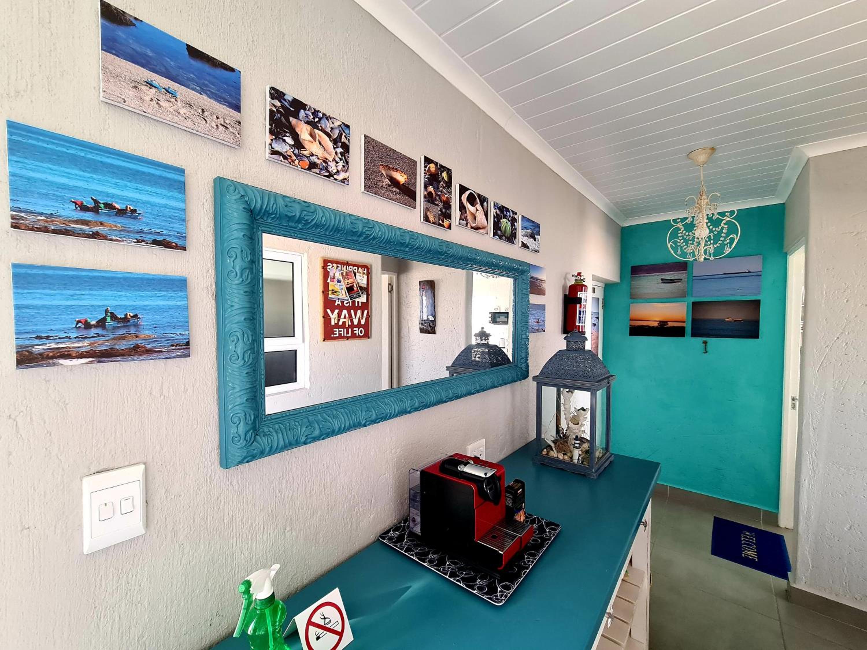 Apartment with Balcony and Sea View - Photo 20