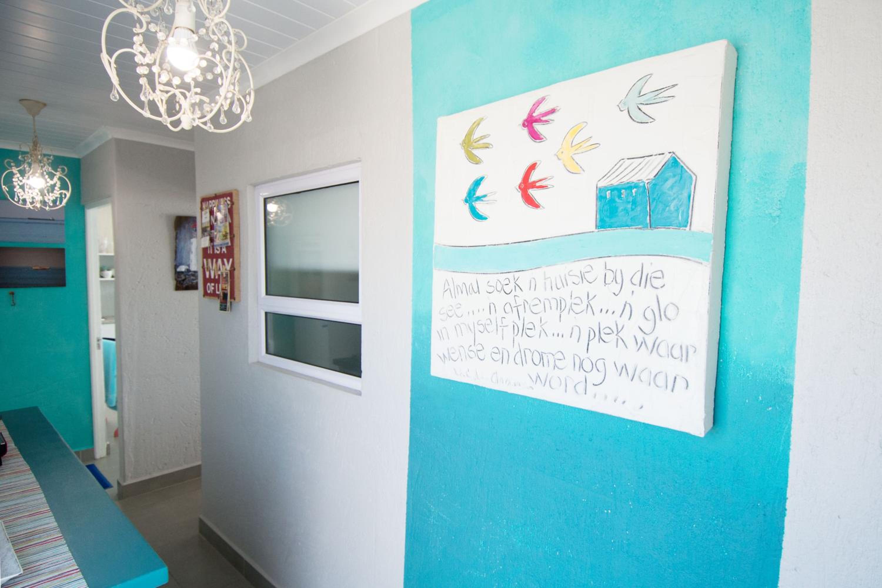 Apartment with Balcony and Sea View - Photo 21