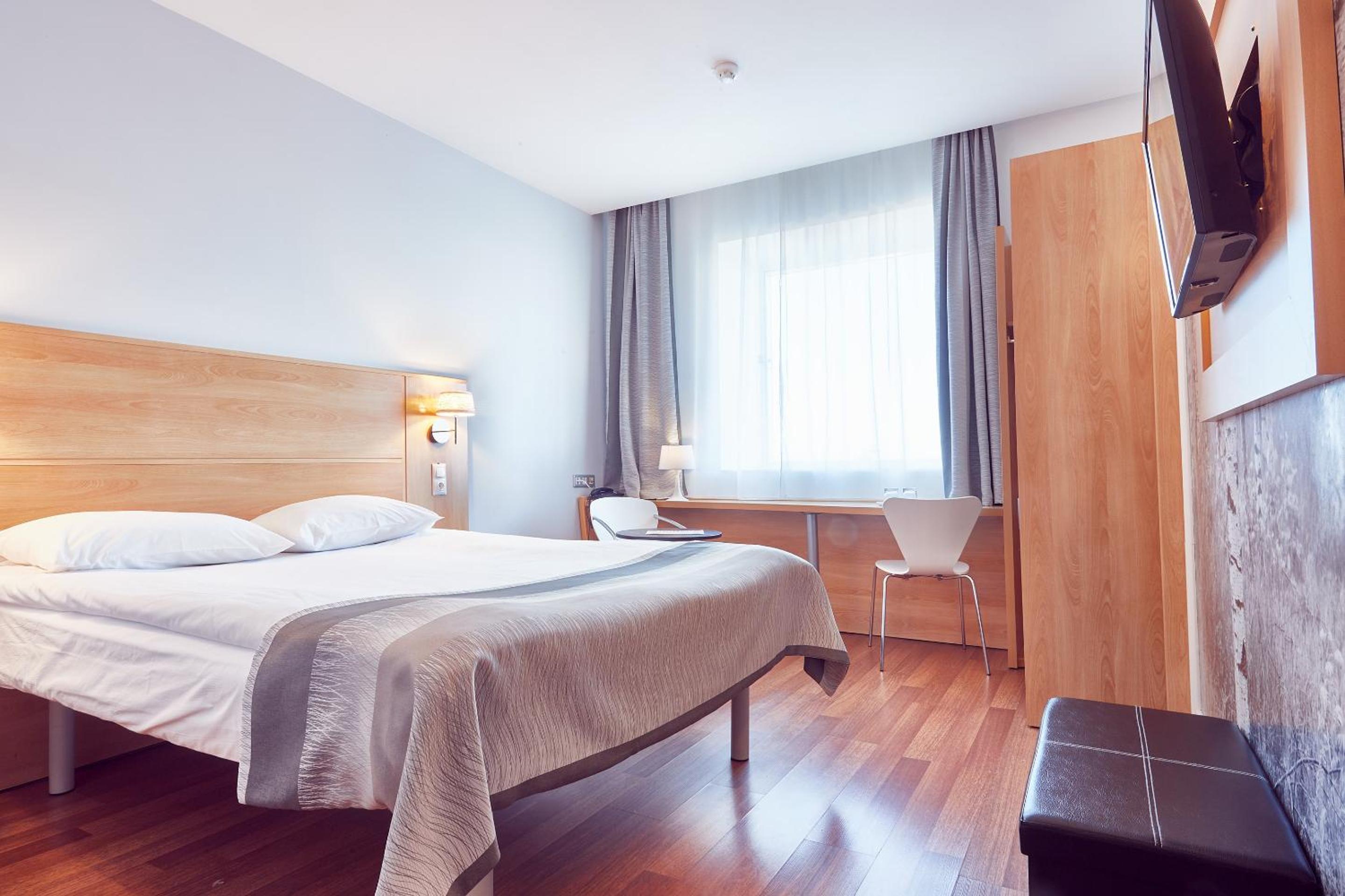 Standard Double Room - Photo 2