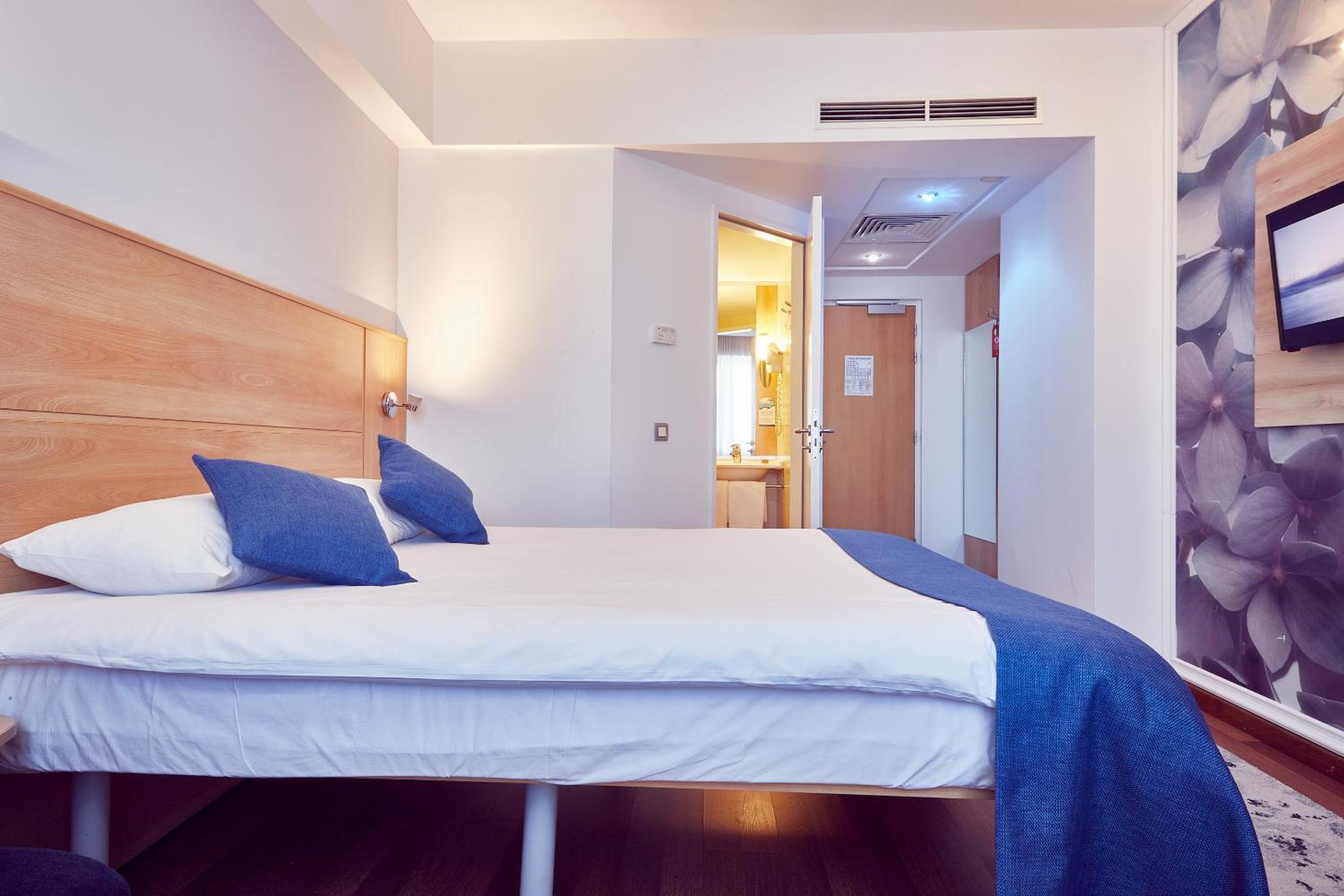 Superior Double Room - Photo 2