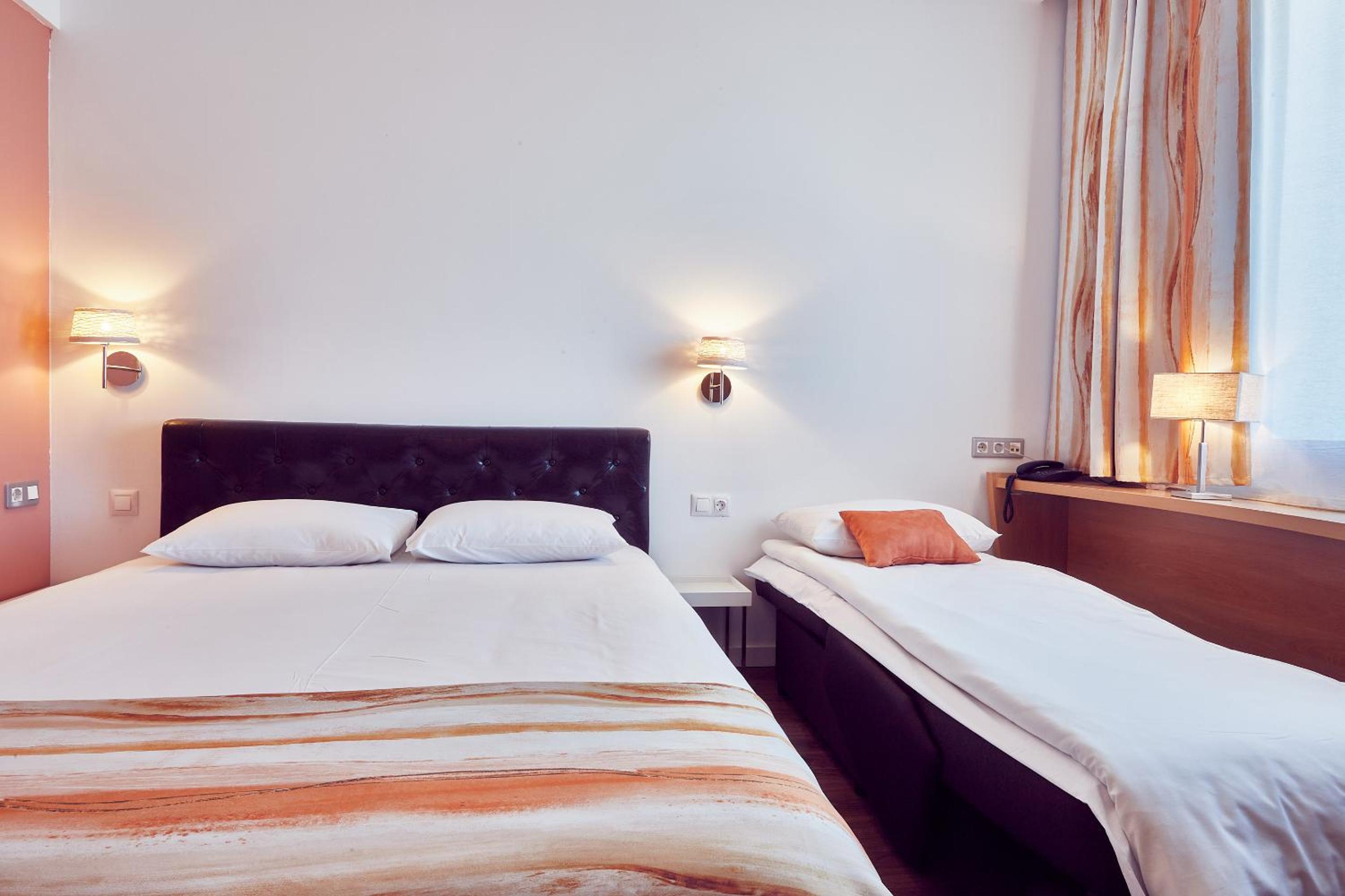 Superior Double Room with extendable armchair - Photo 9