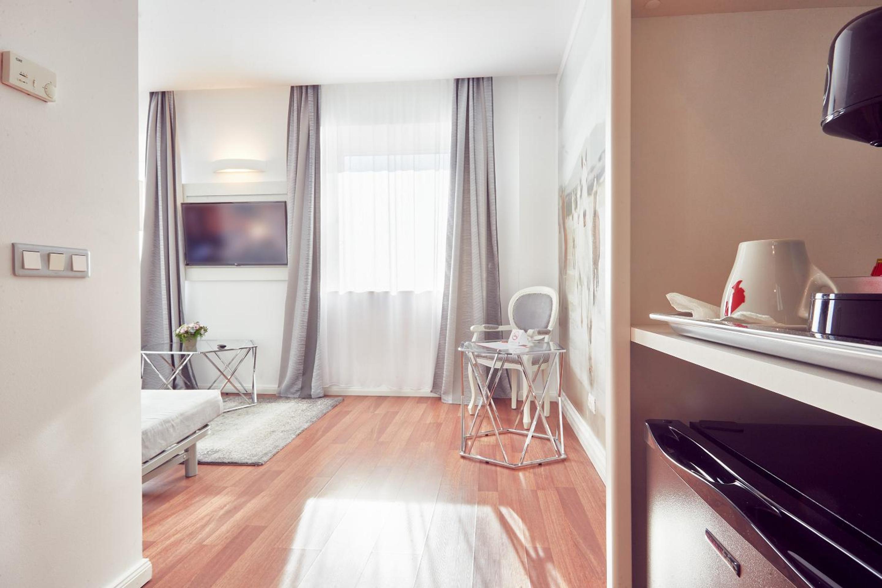 Family Suite - Photo 10