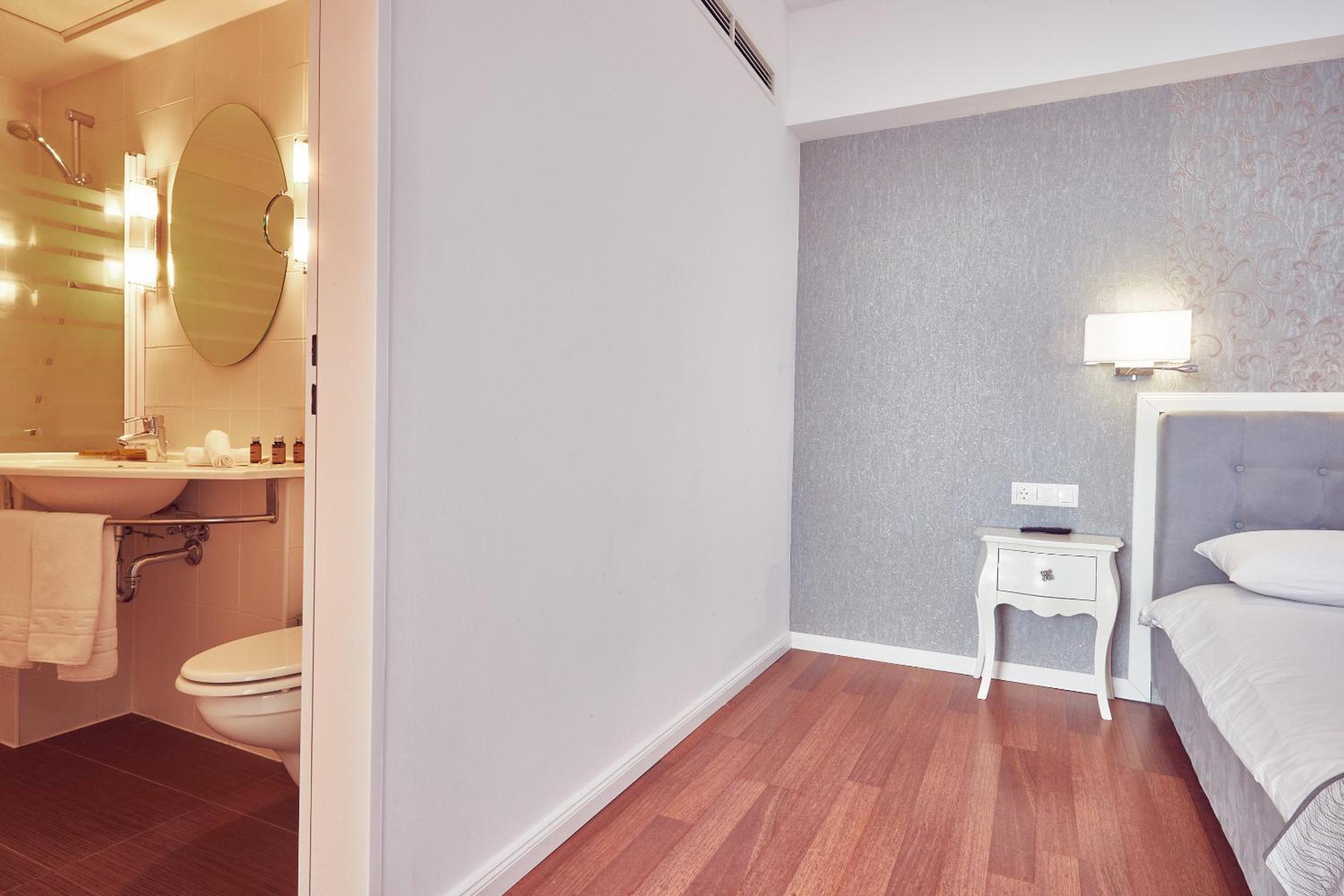 Family Suite - Photo 8