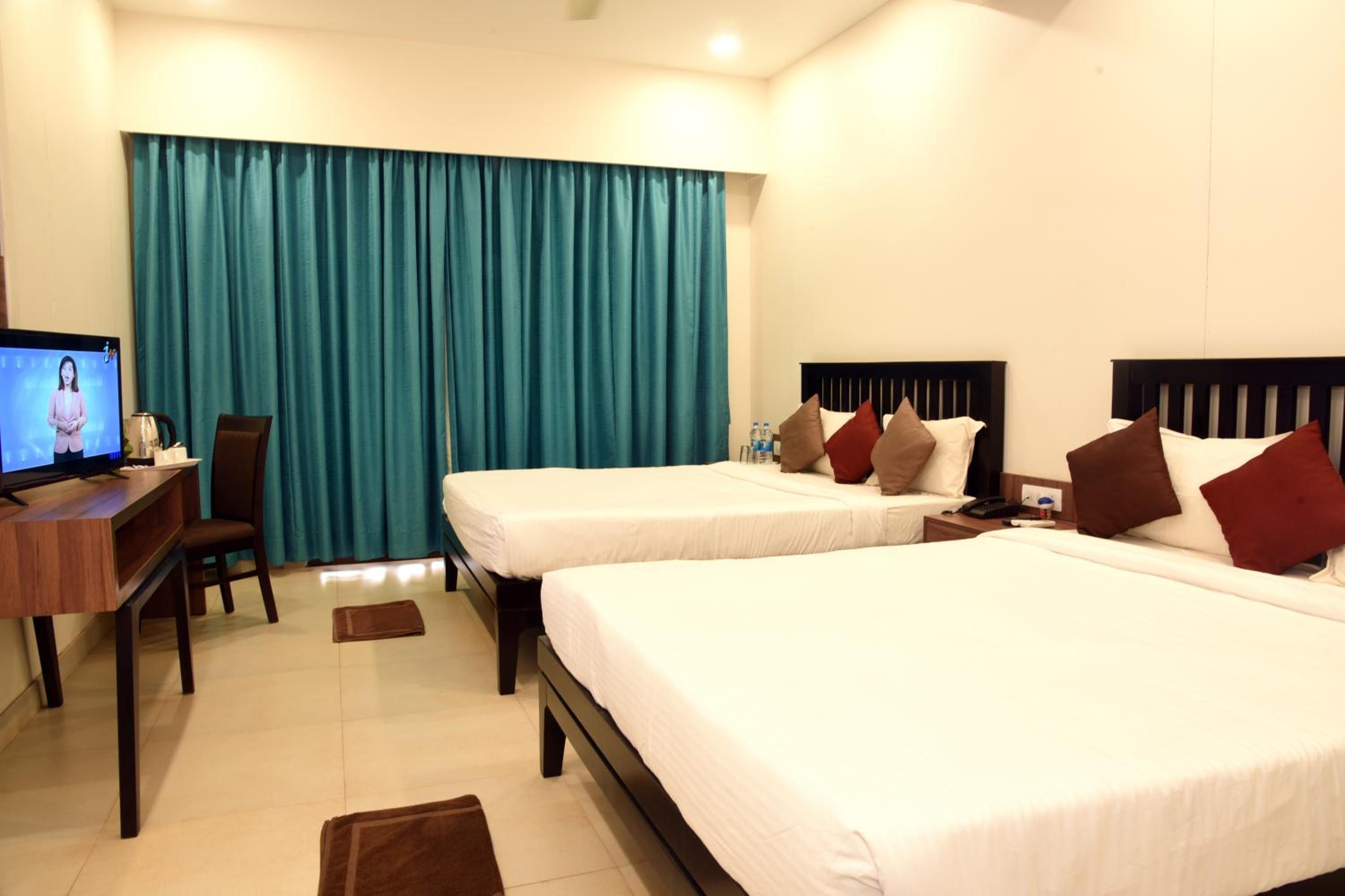 Premium Double Room with Pool View photo 3
