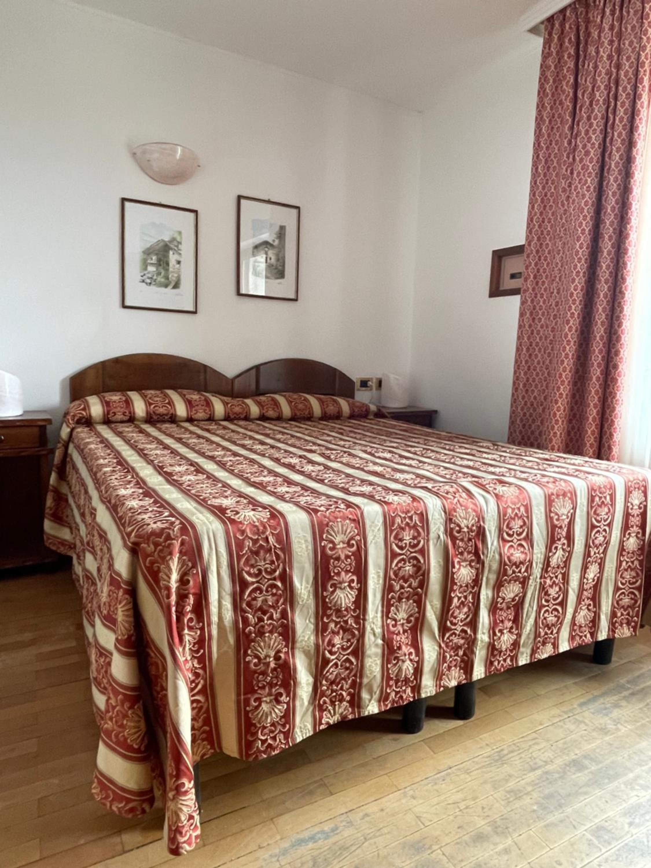 Double or Twin Room - Photo 11