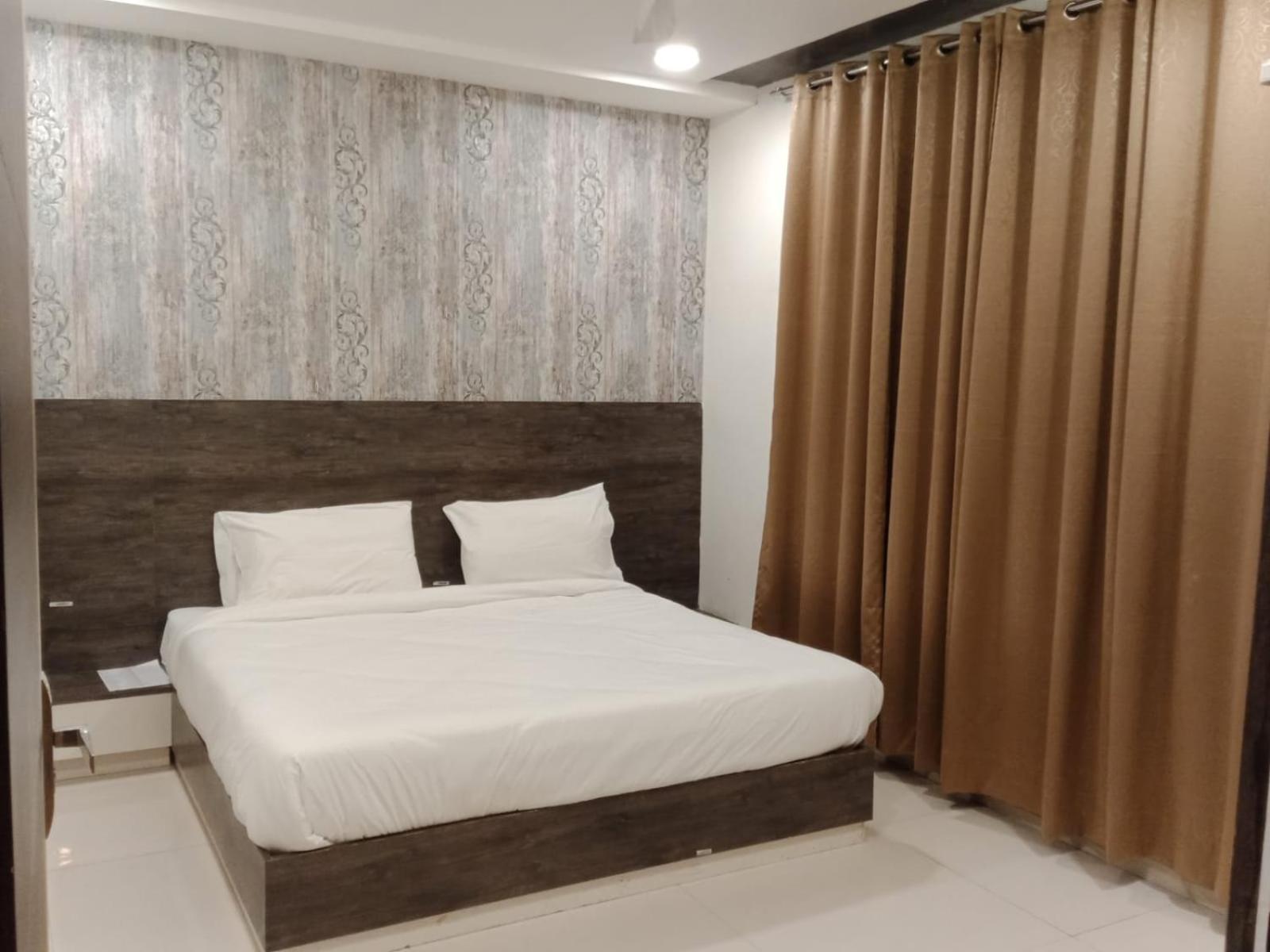 Budget Double Room - Photo 1