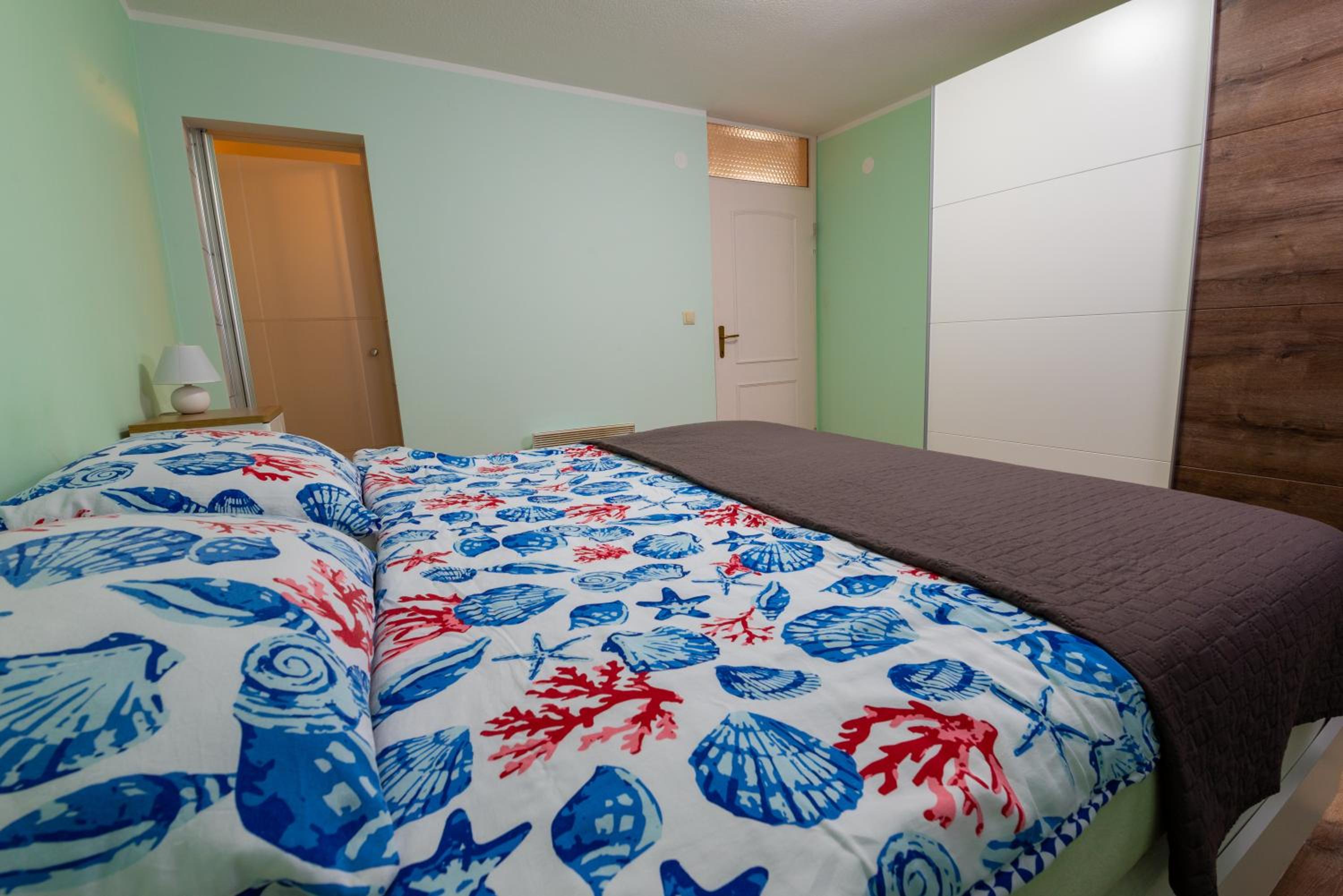 One - Bedroom Apartment with Balcony - Photo 16